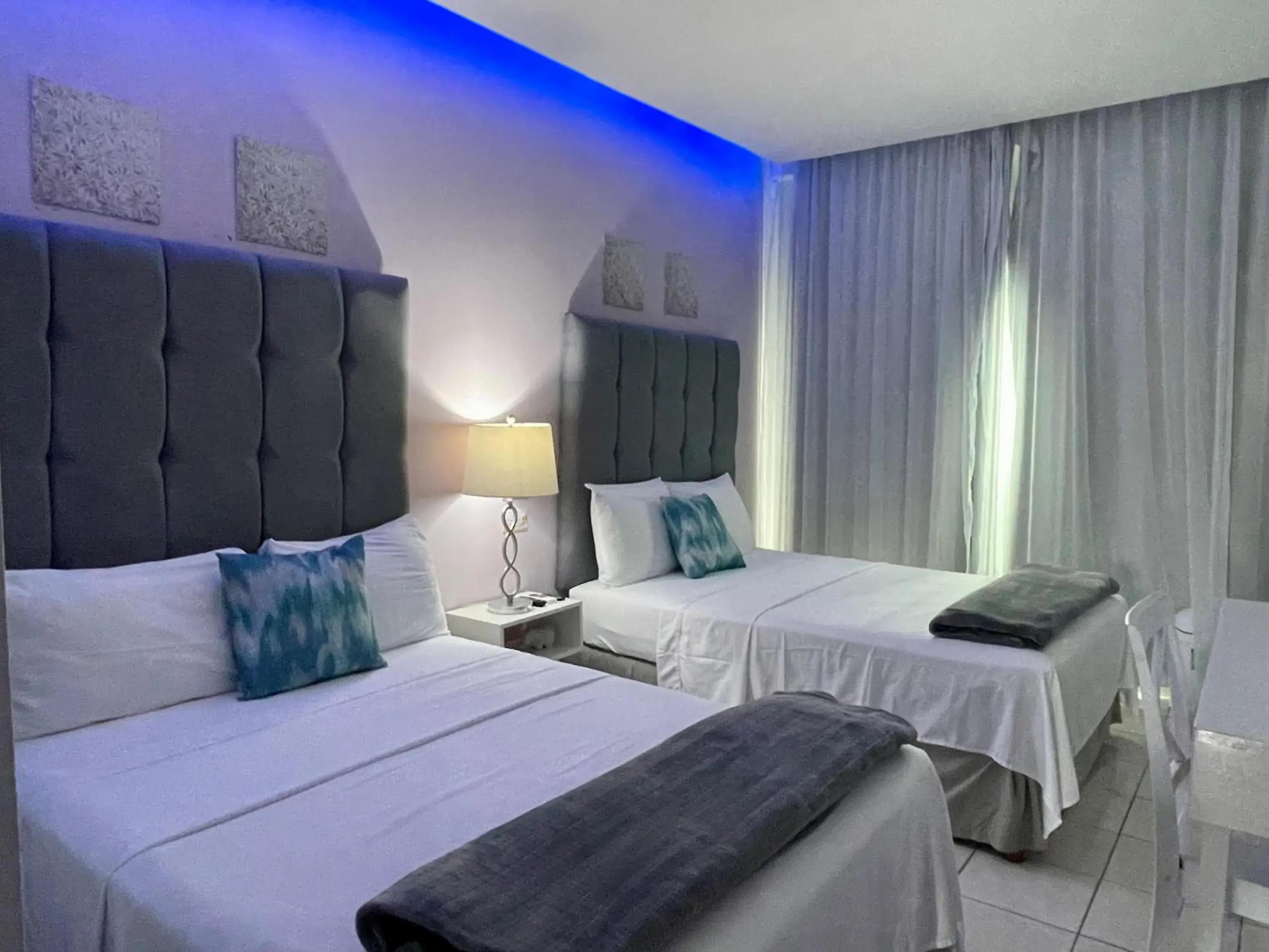 Double Room with Balcony - single occupancy in Hotel Venedik Double Room with Balcony - single occupancy in Hotel Venedik