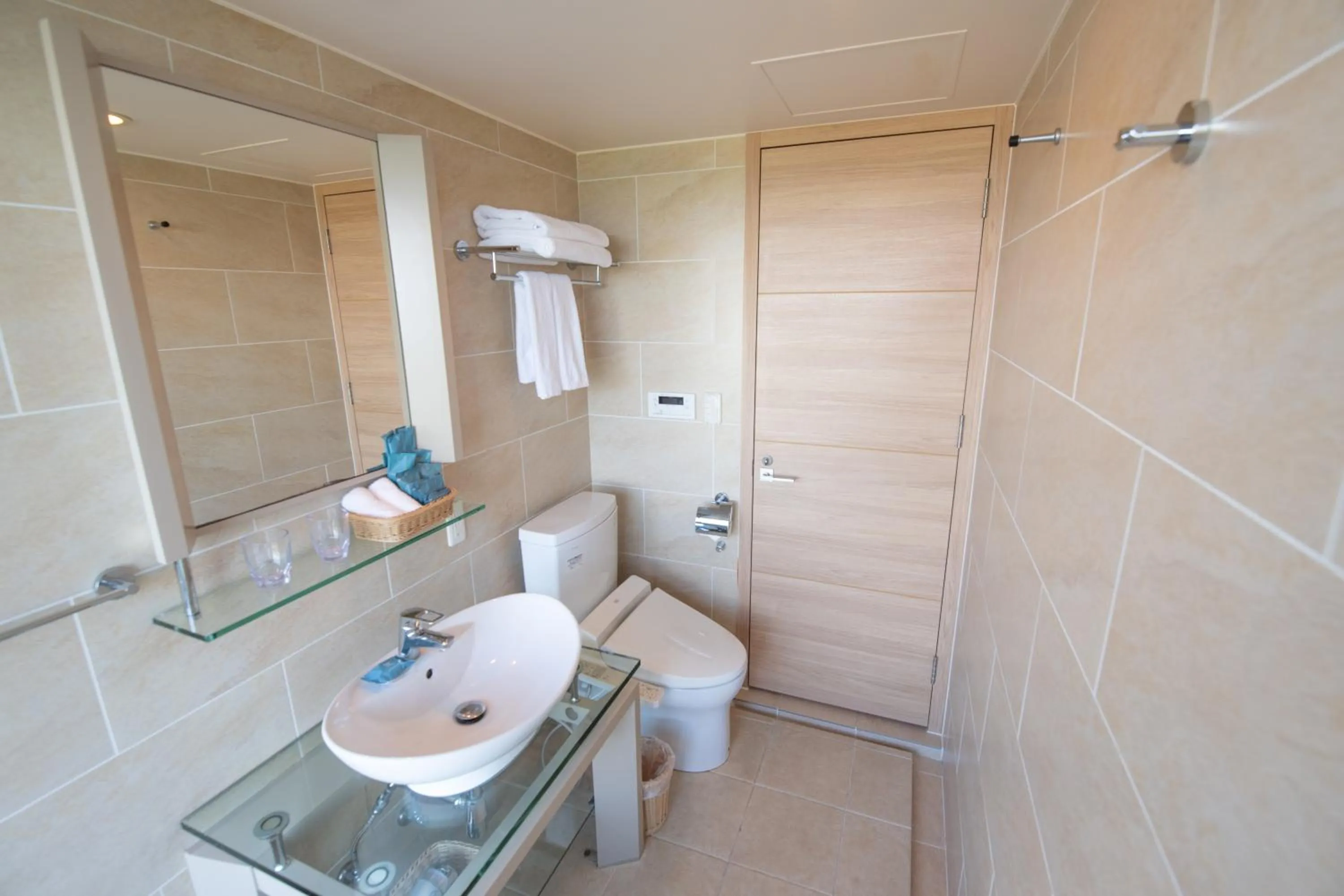 Toilet in Moon Ocean Ginowan Hotel & Residence