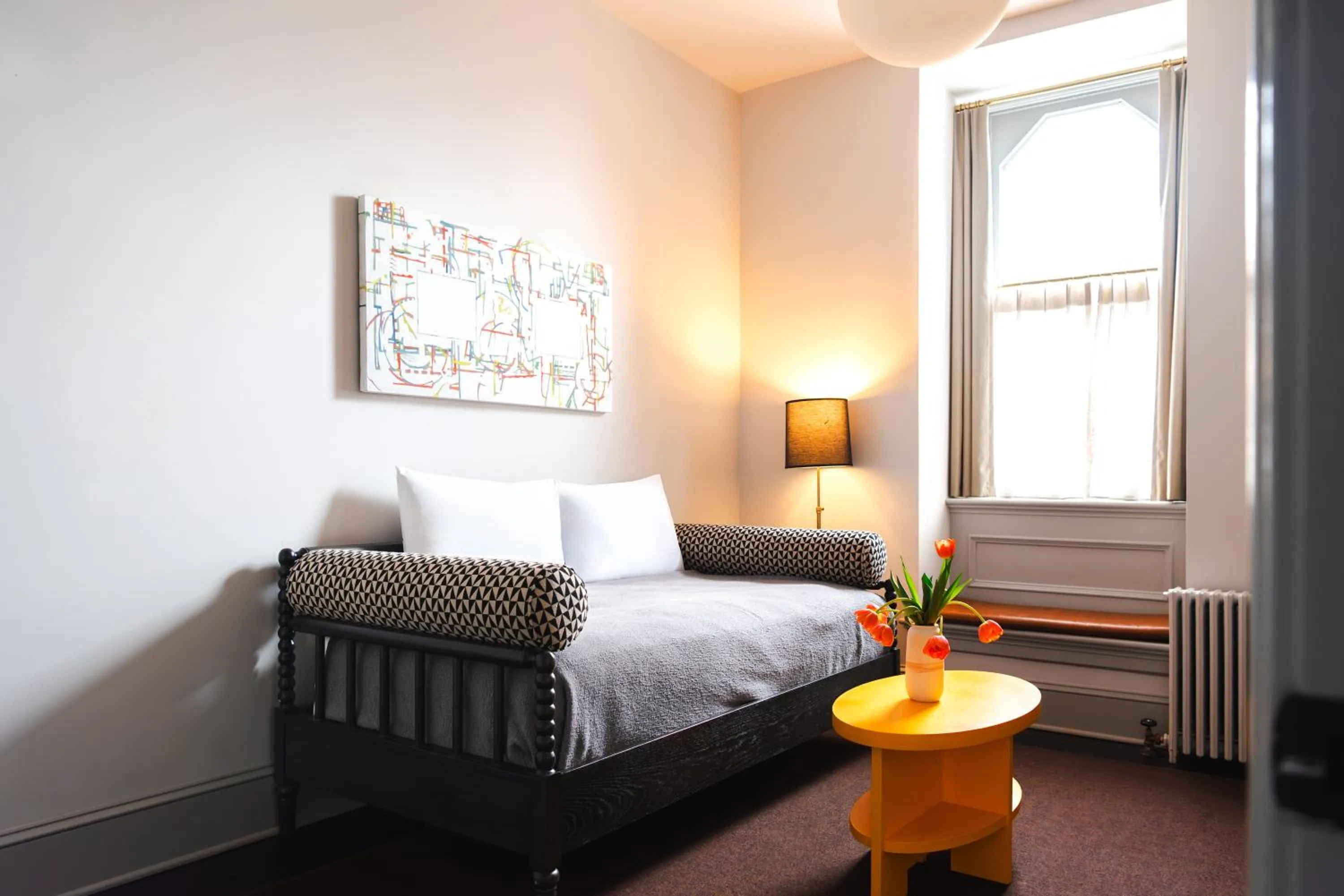 Bed in Hotel Kinsley