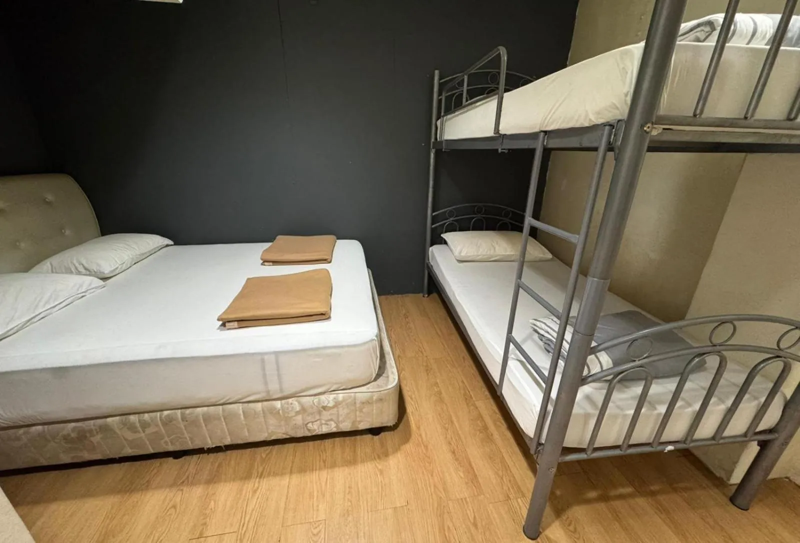 Bed in Snooze Inn @Dunlop Street