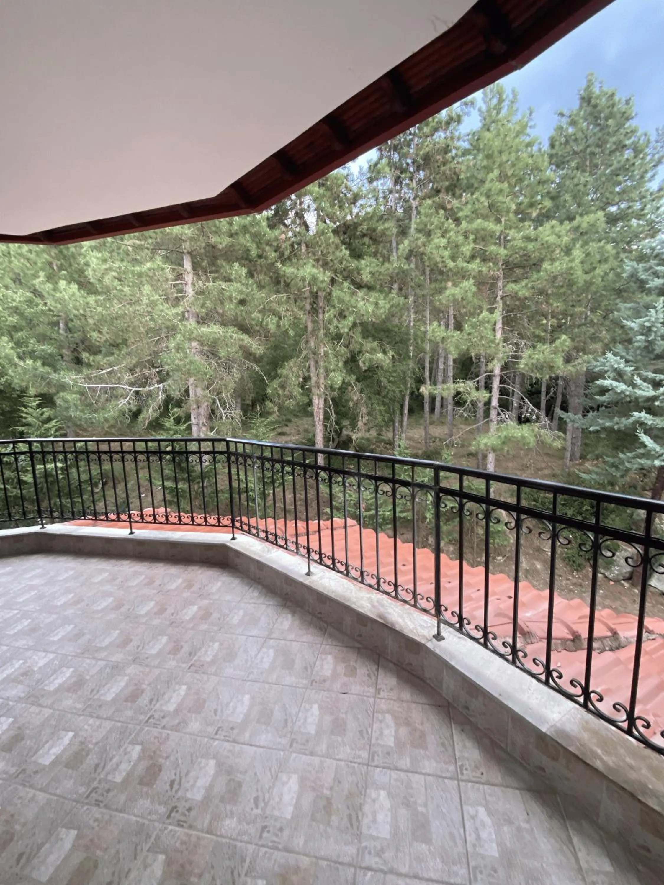 Spring in Agnanti Hotel