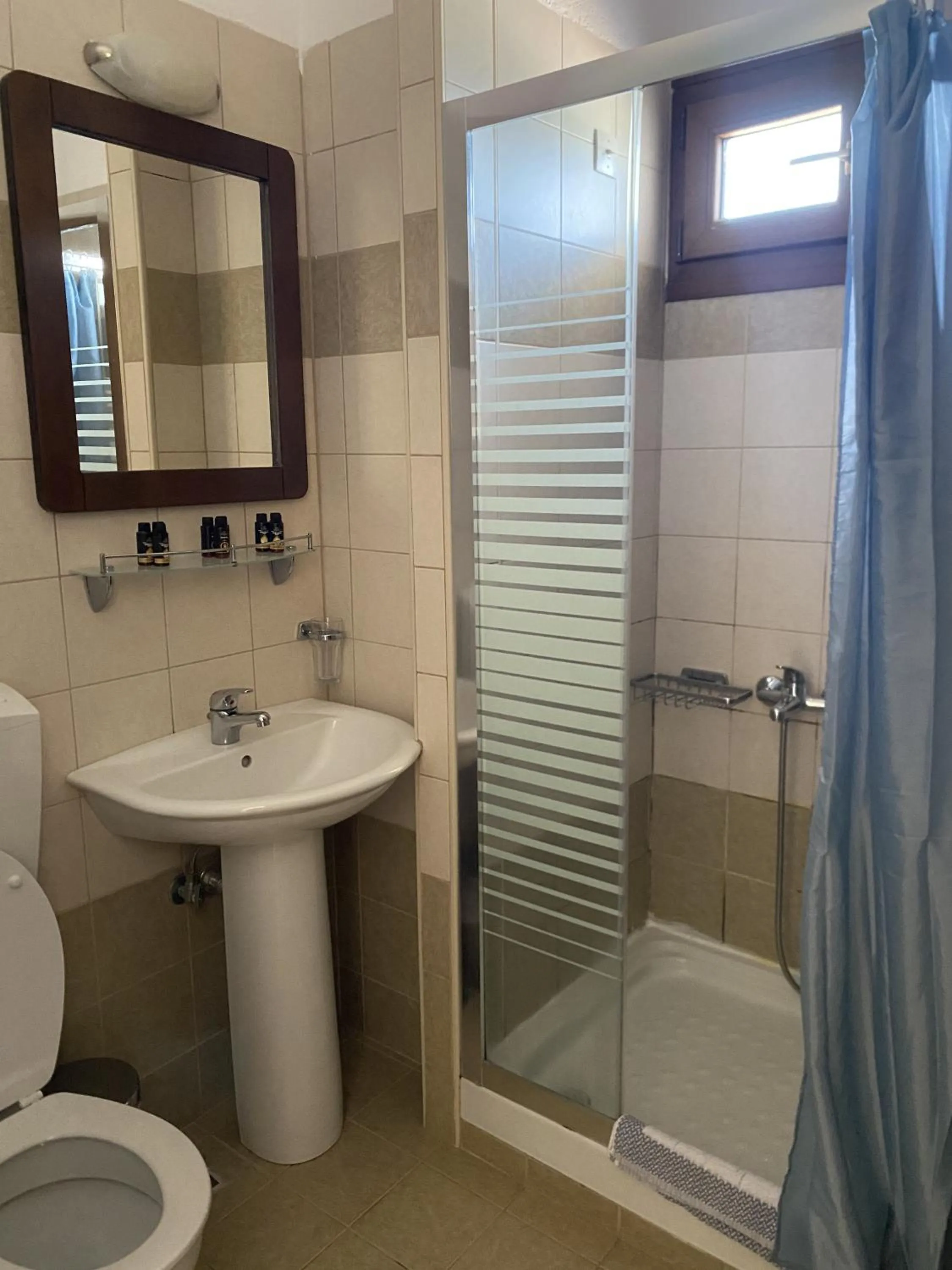 Bathroom in Agnanti Hotel