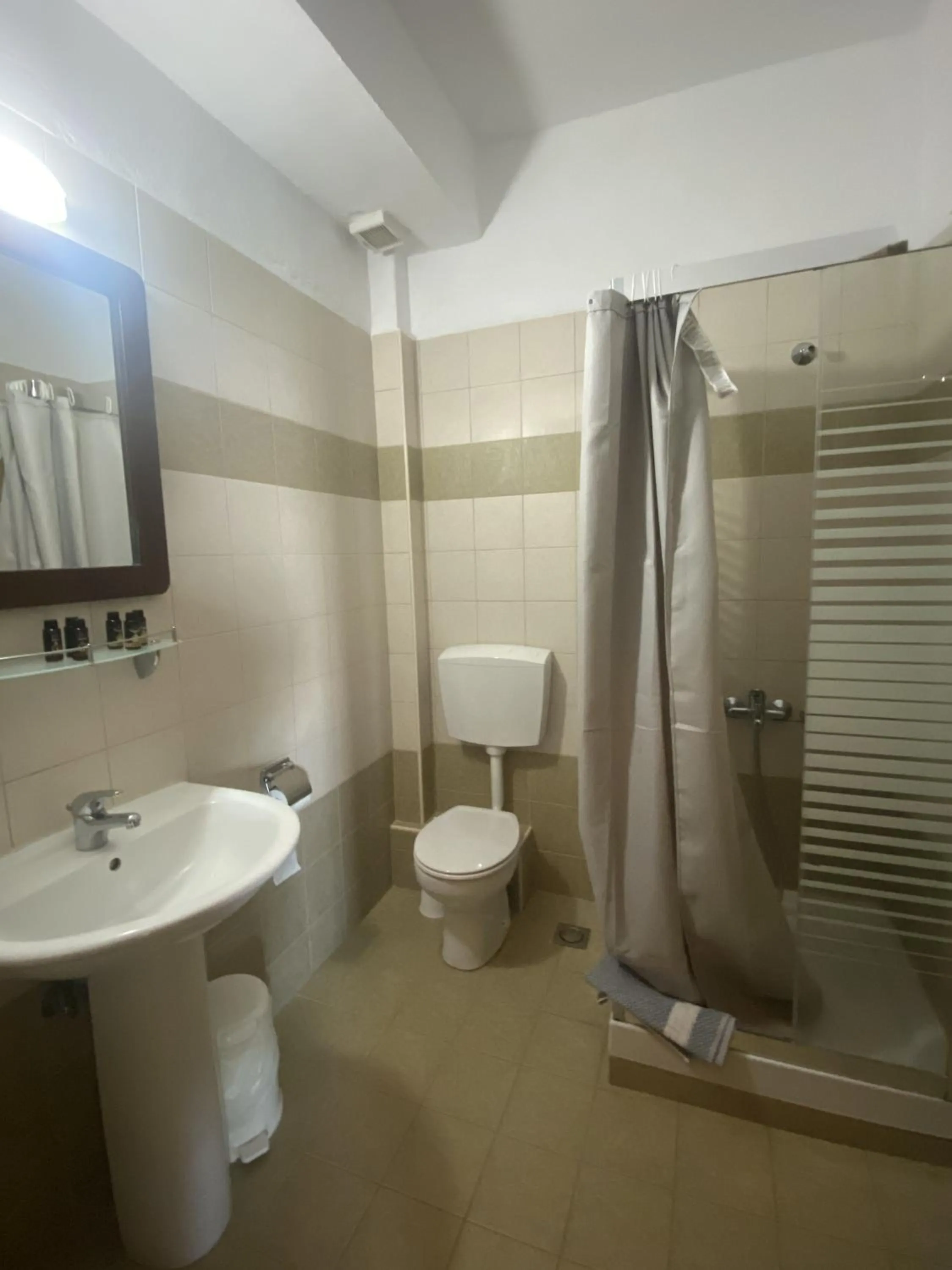 Bathroom in Agnanti Hotel