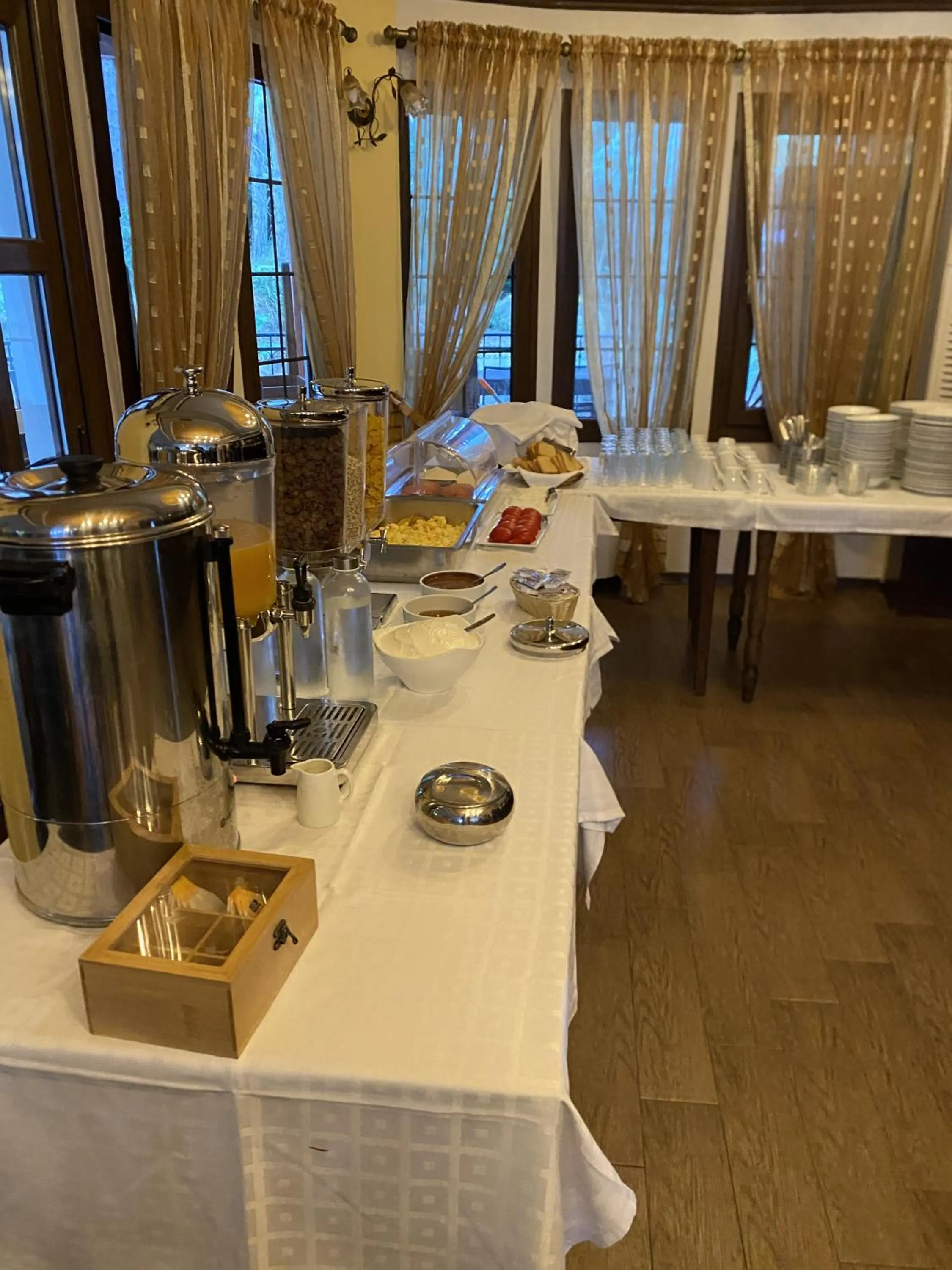 Restaurant/places to eat in Agnanti Hotel