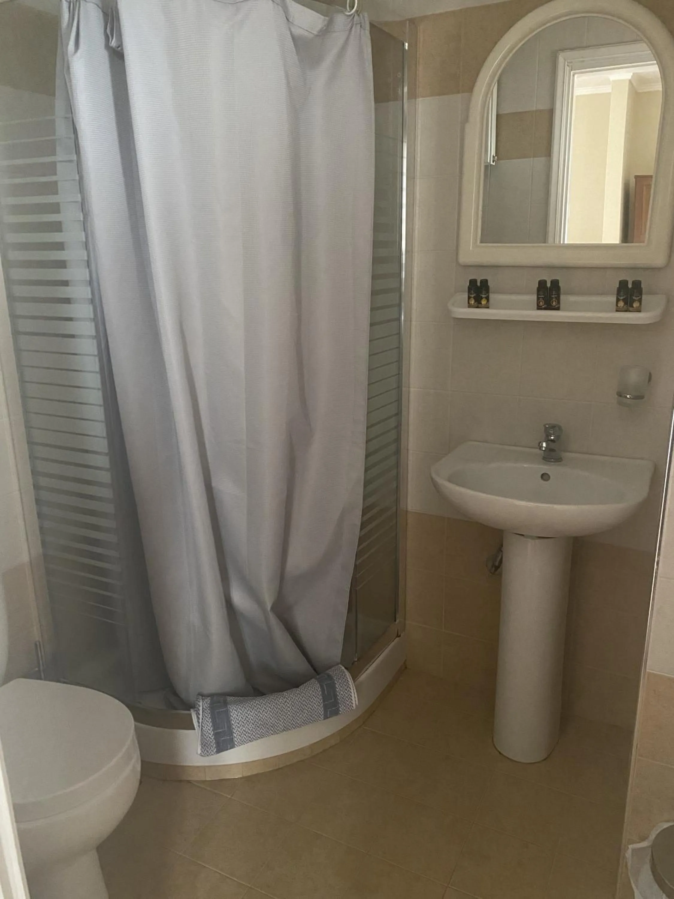 Bathroom in Agnanti Hotel