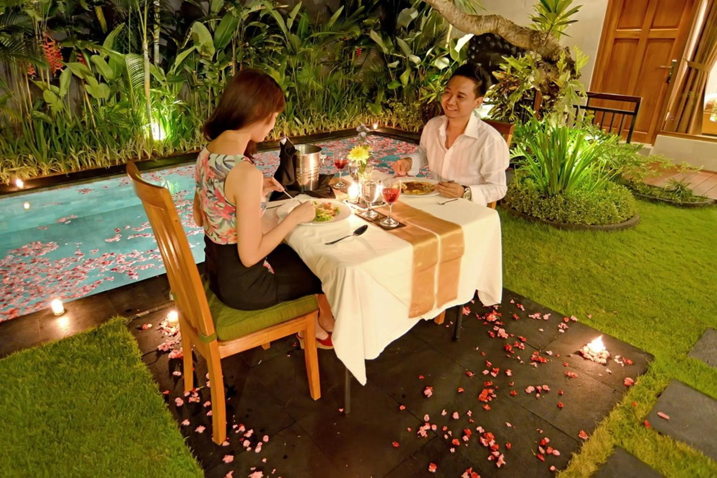 Swimming pool in Sandi Agung Villa