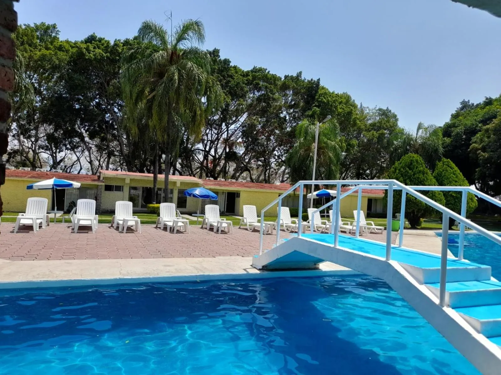 Swimming pool in Hotel Teques Palace