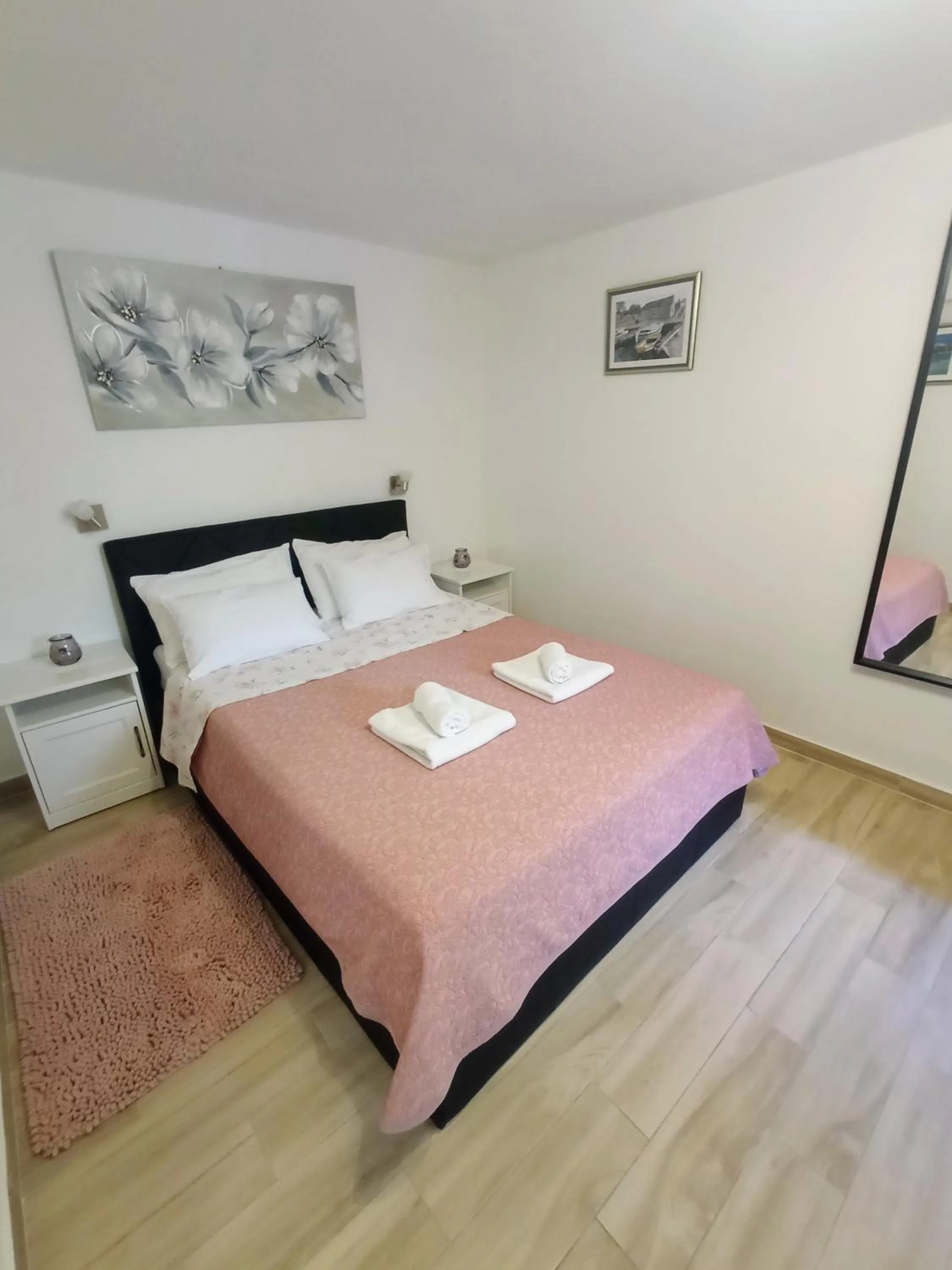 Bedroom, Bed in Apartments & room Ivica Split