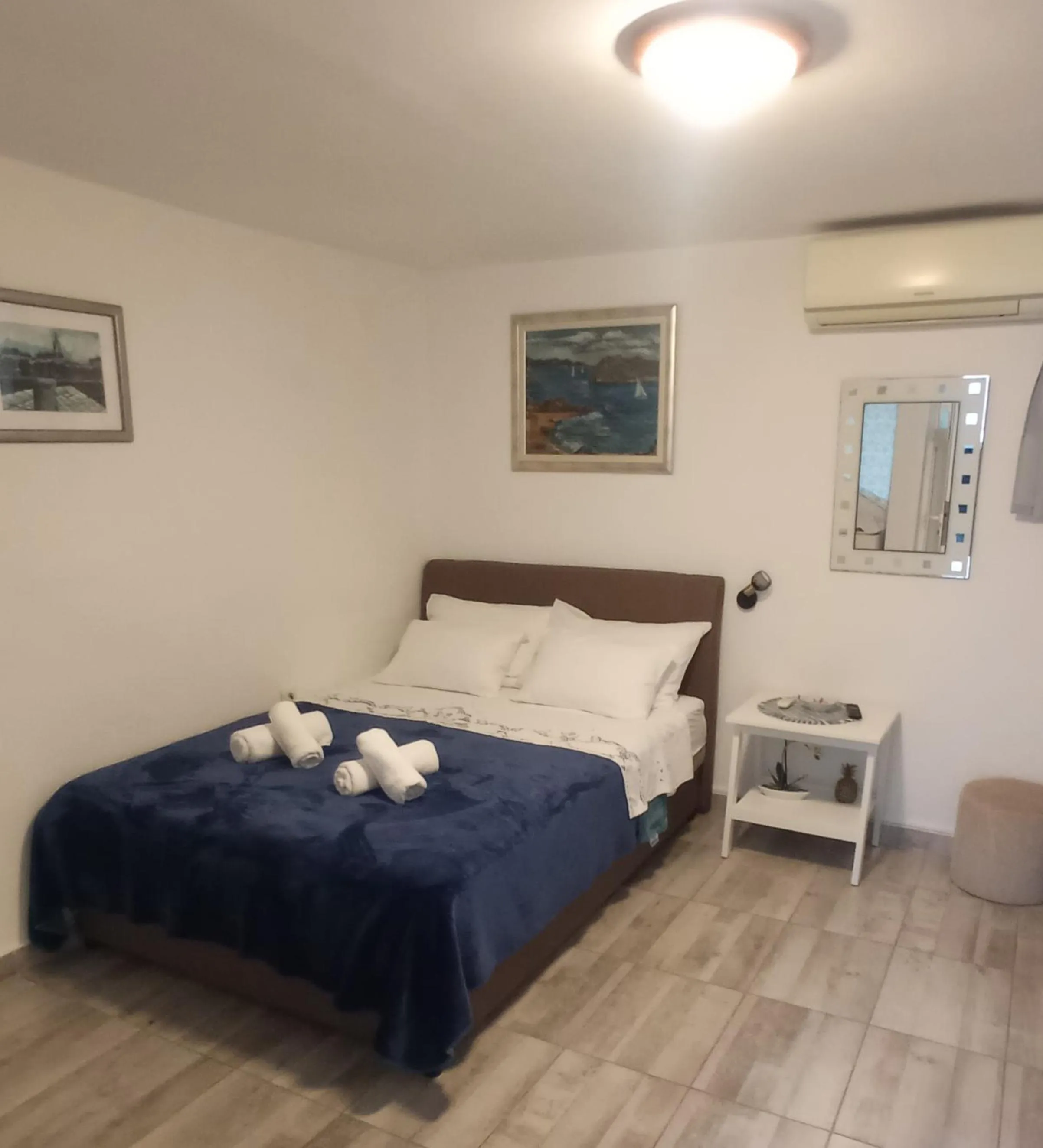 Bed in Apartments & room Ivica Split