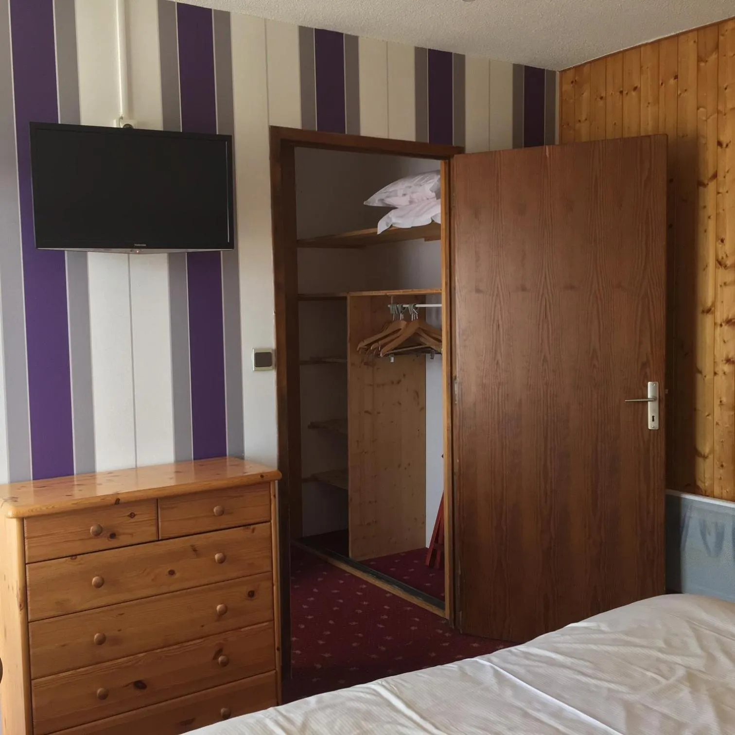 Bed in Hôtel Les Soldanelles