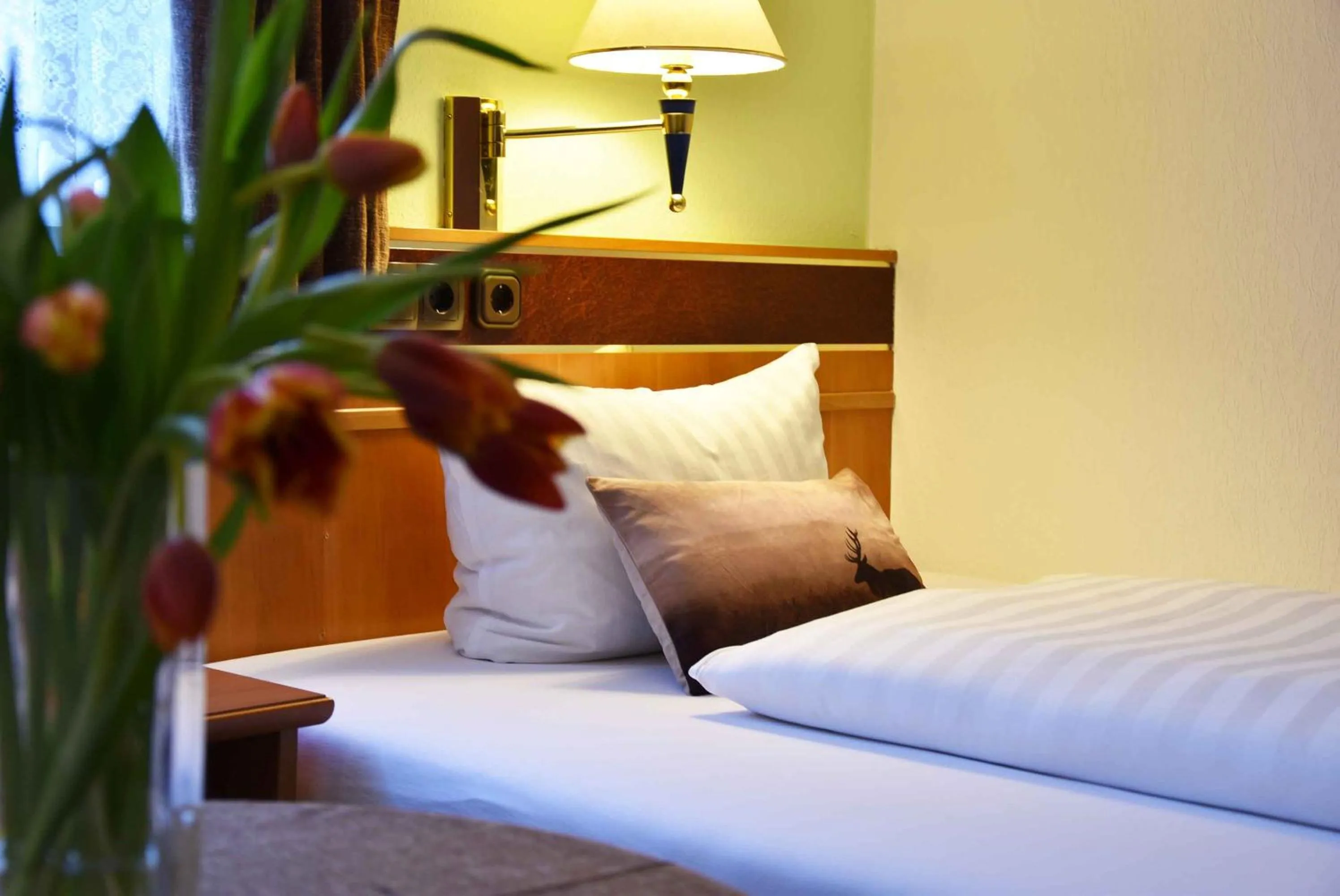 Bed in Landhotel Zum Hirsch