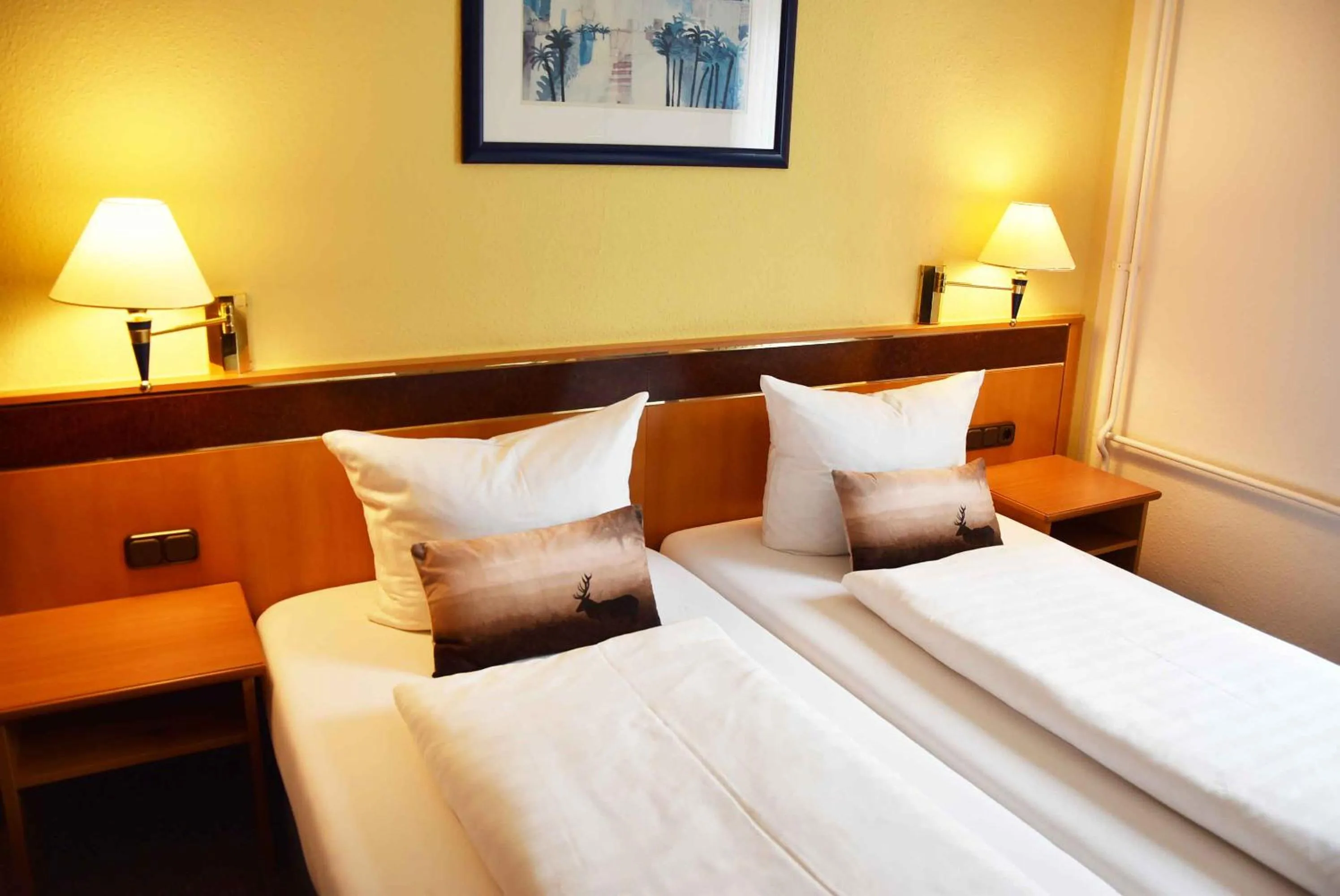 Bed in Landhotel Zum Hirsch