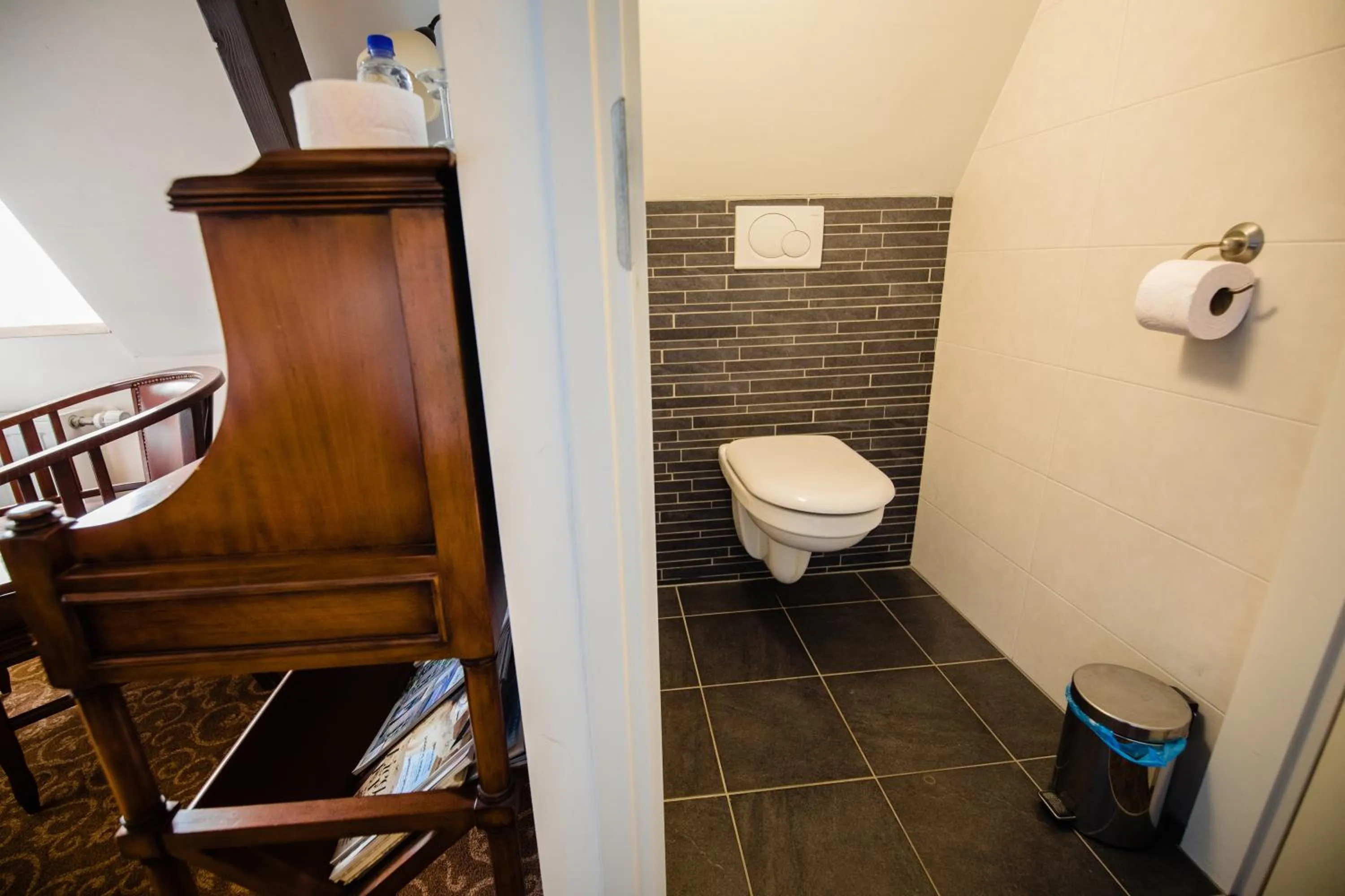 Toilet in Hotel de Reiziger