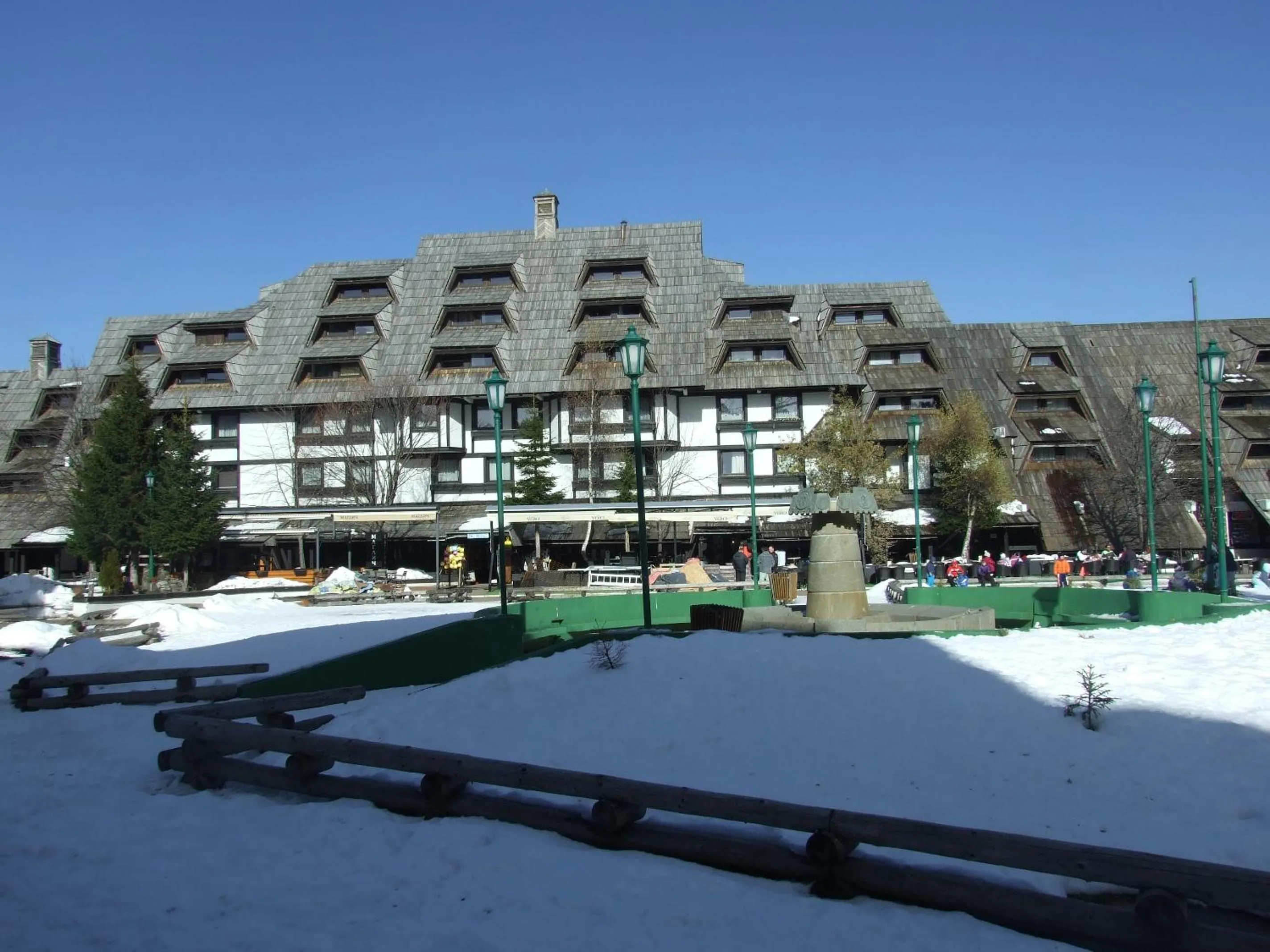Property building in Peak Center Konaci