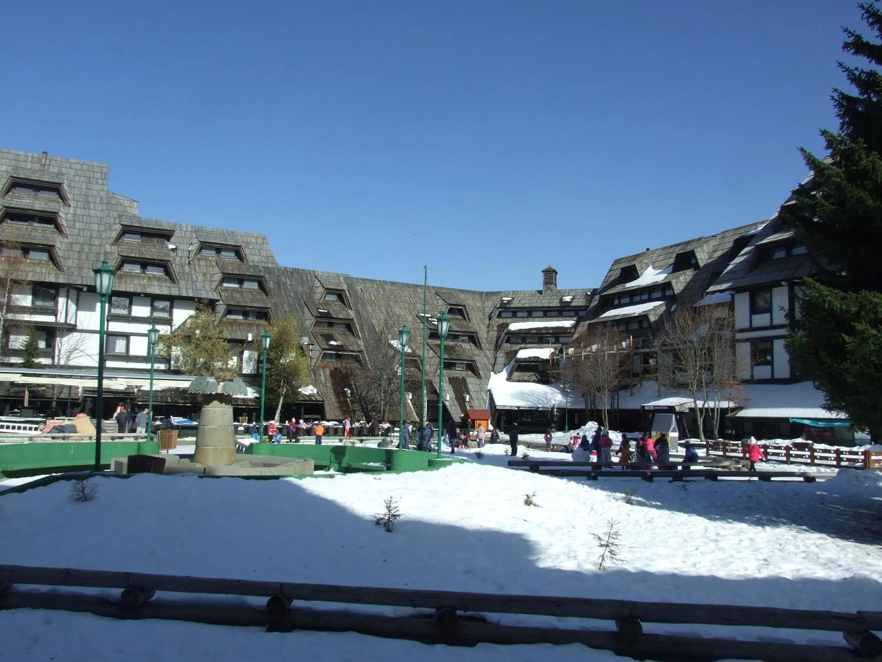 Property building in Peak Center Konaci