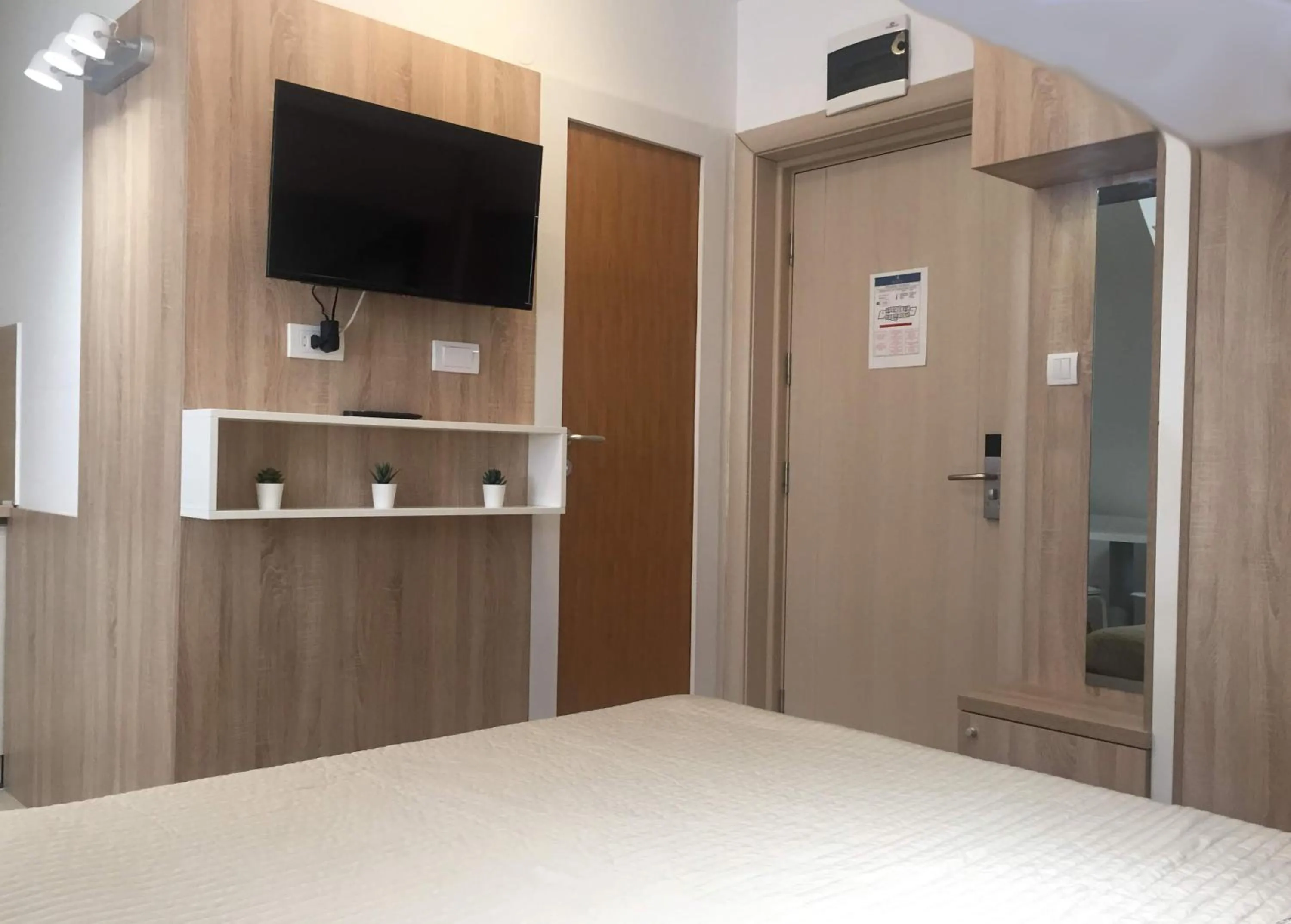 TV and multimedia, Bed in Peak Center Konaci