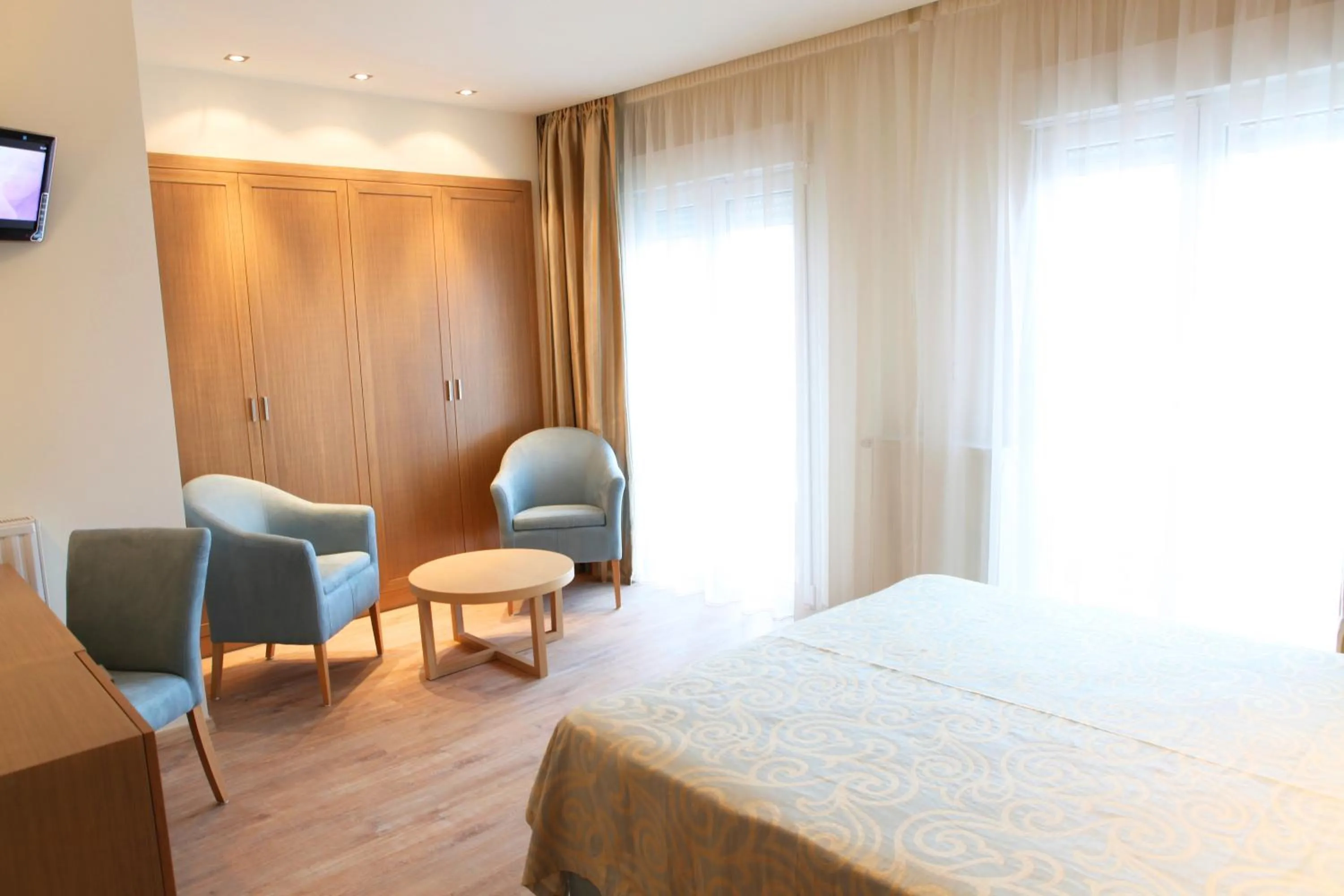 Photo of the whole room in Hotel Alfa