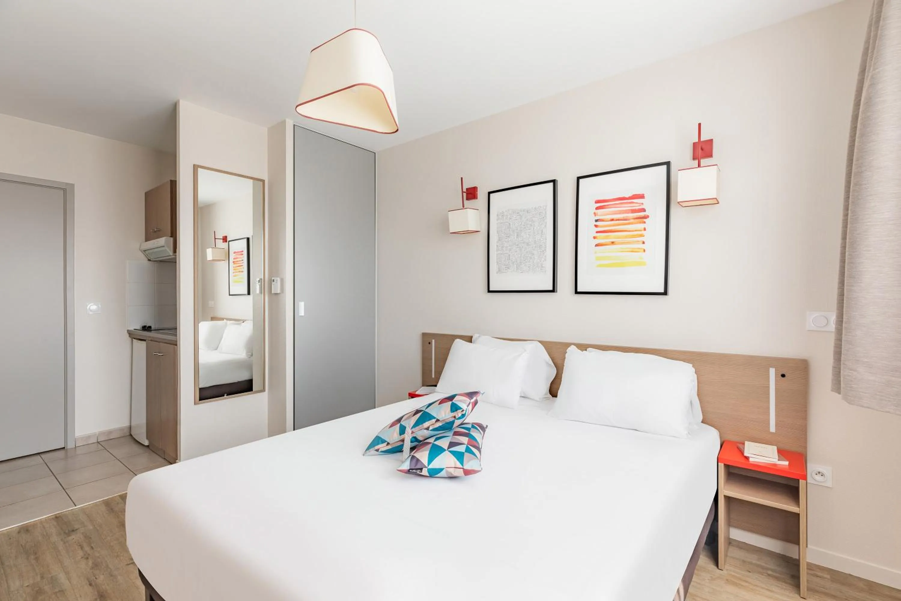 Bed in Appart'City Confort Orléans