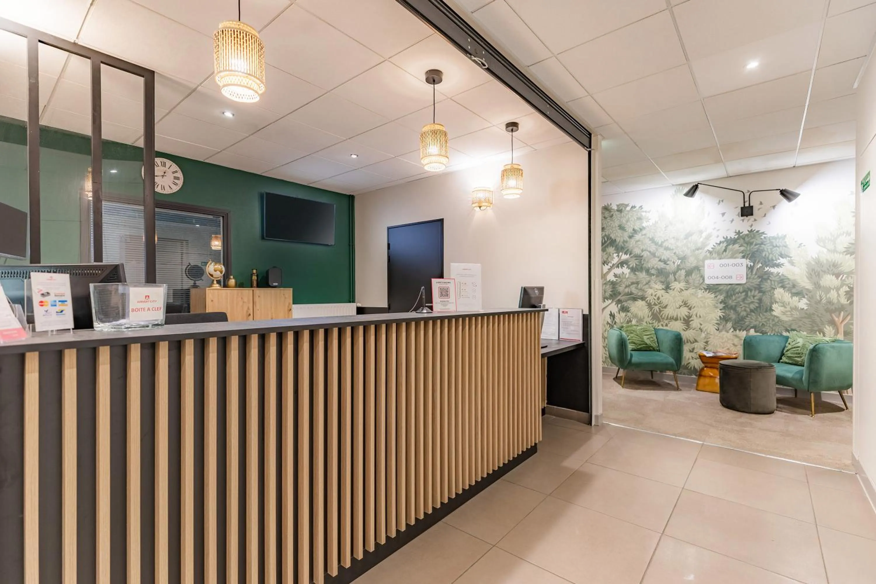 Lobby or reception in Appart'City Confort Orléans