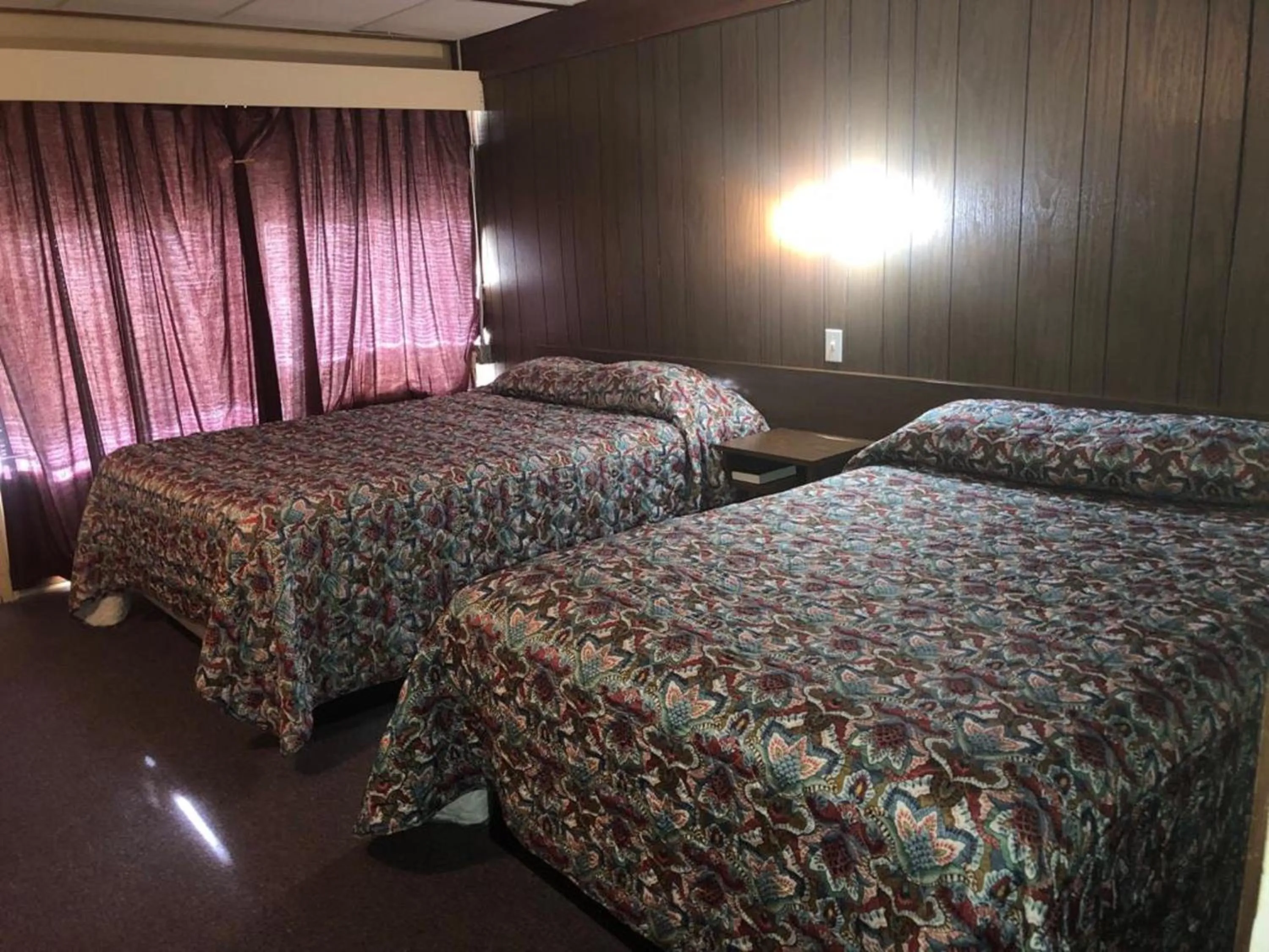 Photo of the whole room in Campbell Lodge