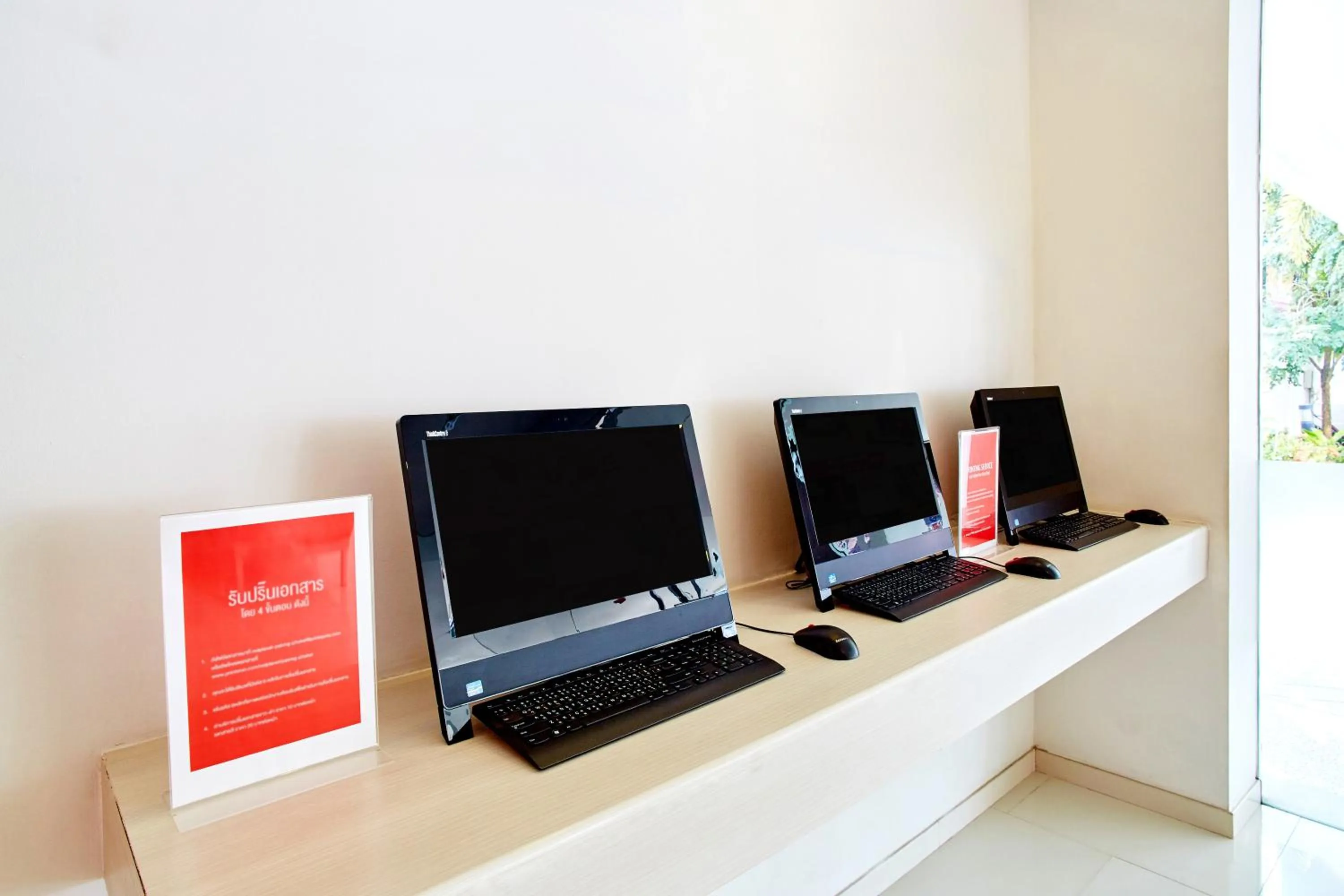 Lobby or reception in Easy Planet Phuket Patong