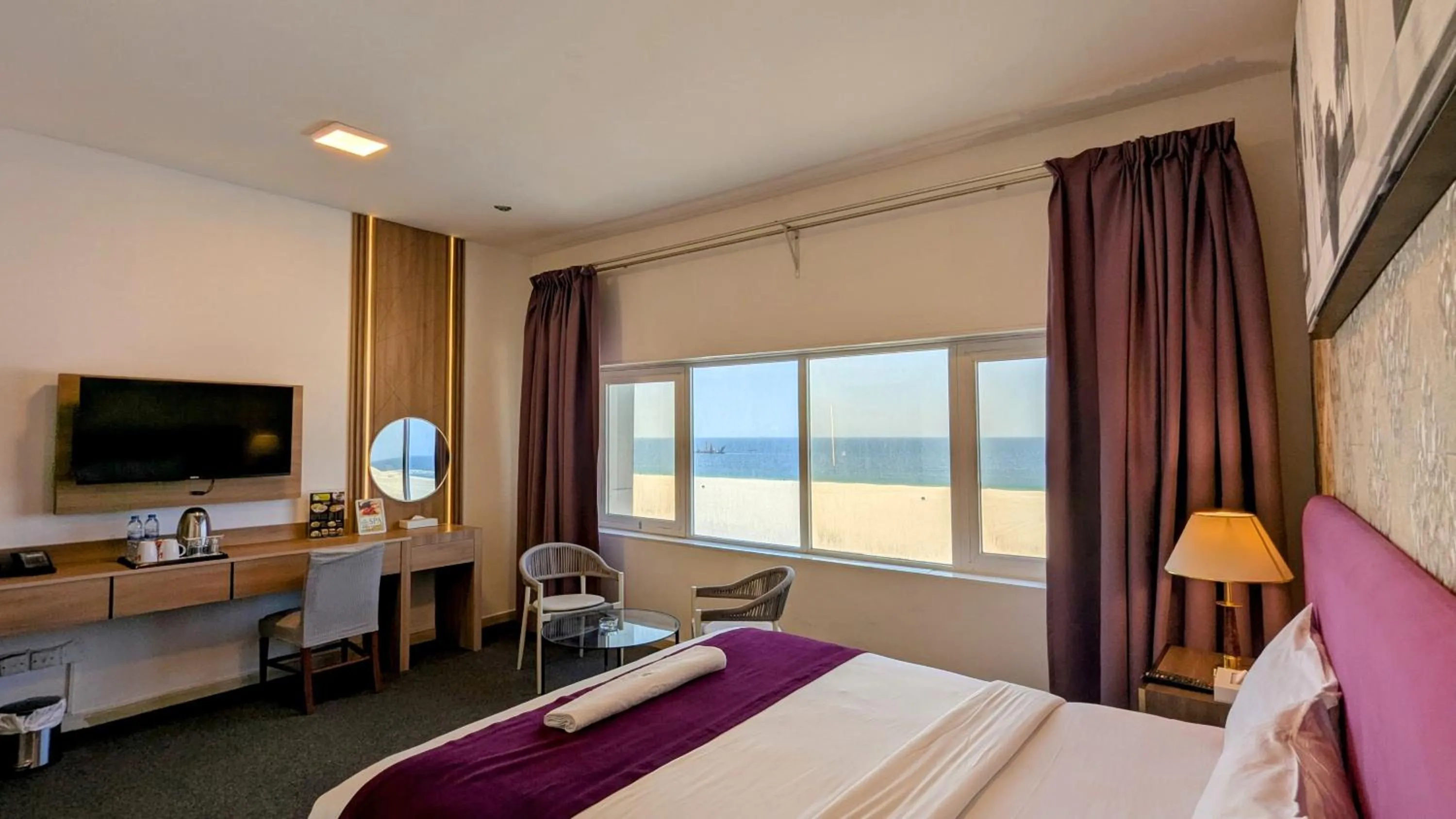 Bed in Mermaid Beach Hotel LLC