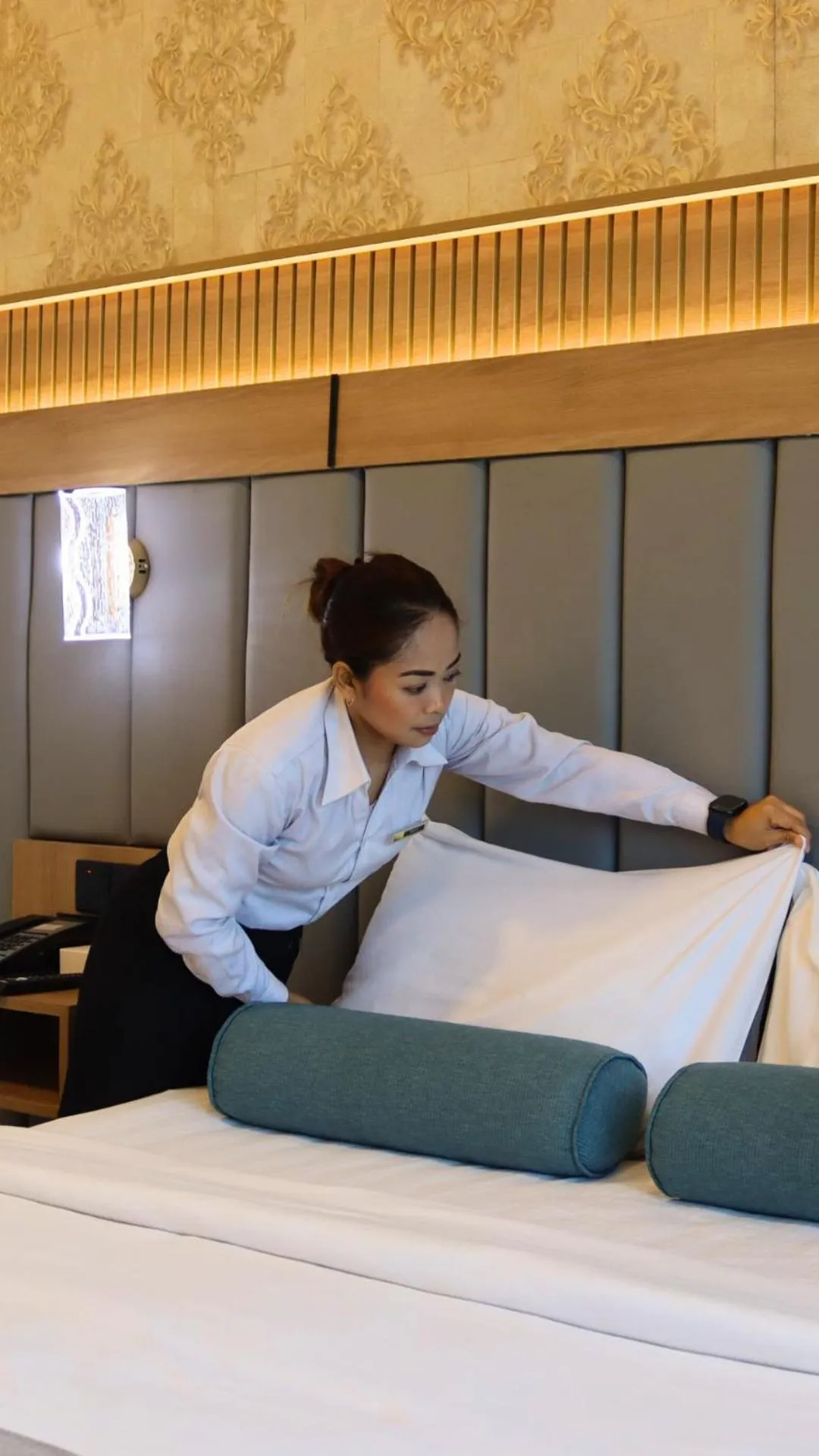 Bed in Mermaid Beach Hotel LLC