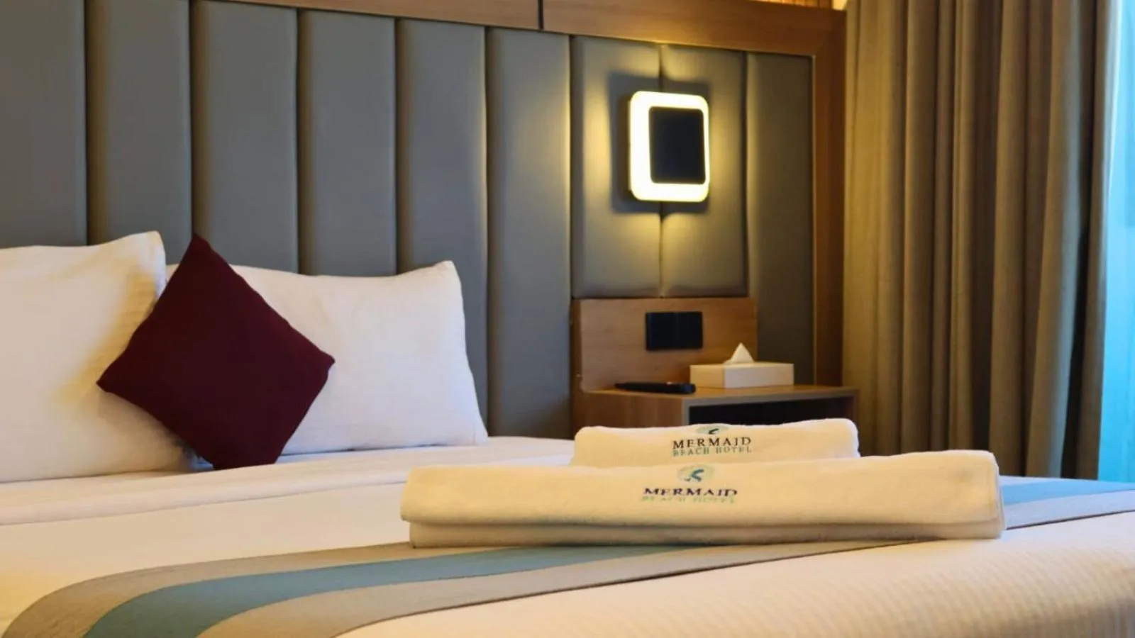 Bed in Mermaid Beach Hotel LLC