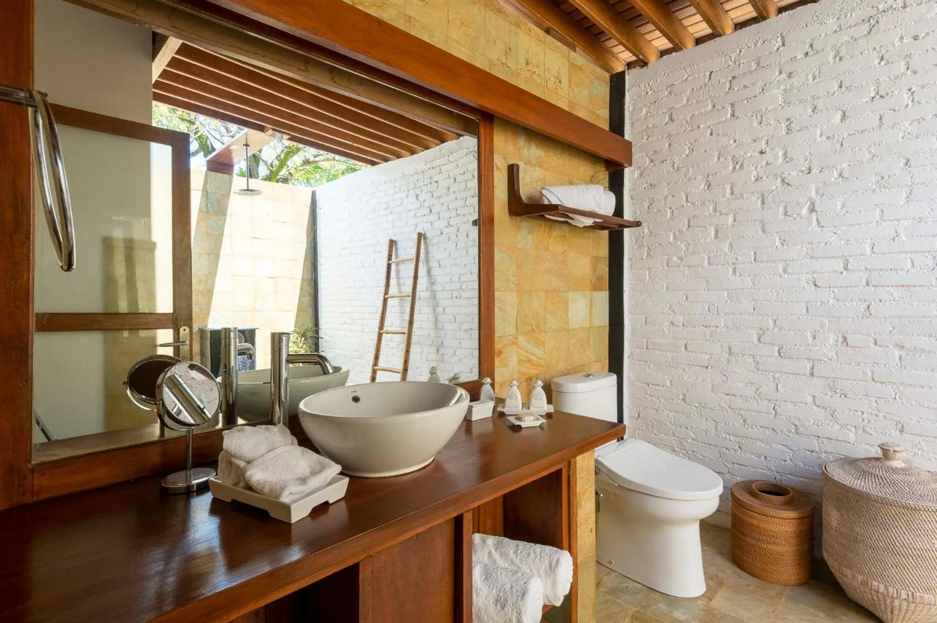 Bathroom in Siladen Resort & Spa