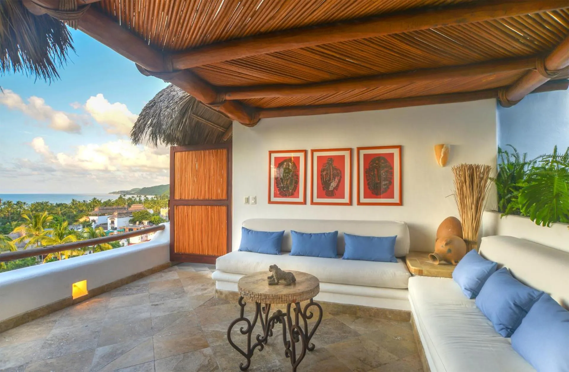 Patio in Mi Otra Casa