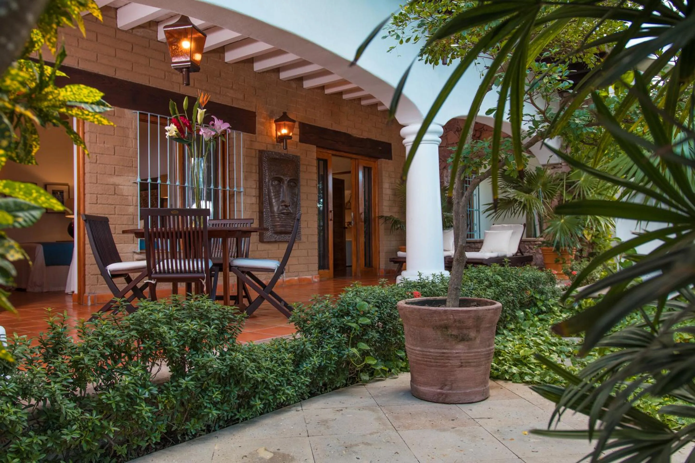 Patio in Mi Otra Casa