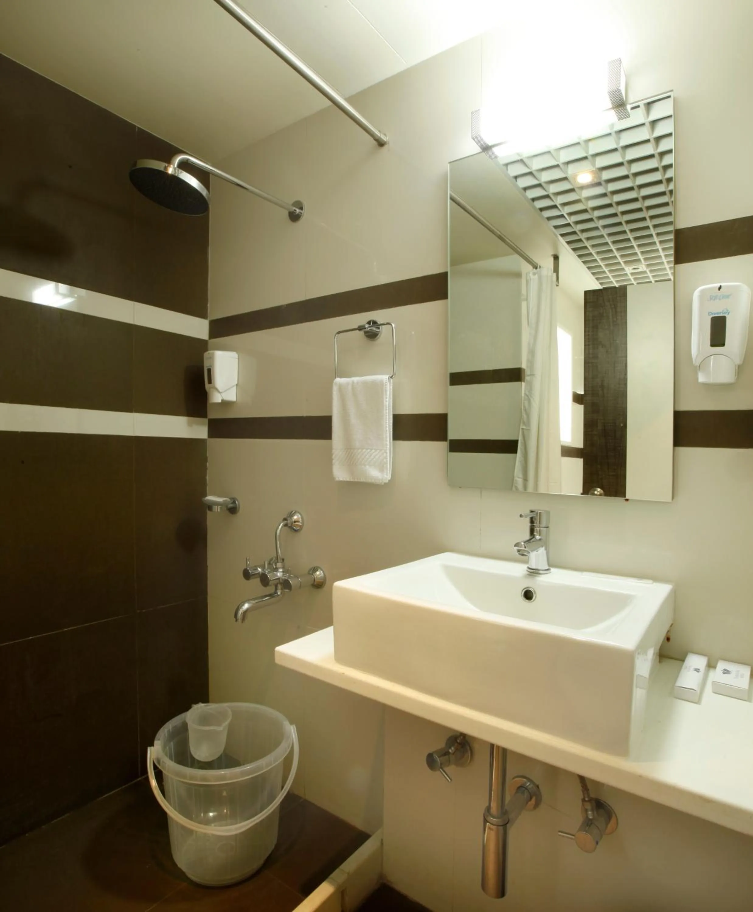 Bathroom in BIZZ Tamanna Hotel