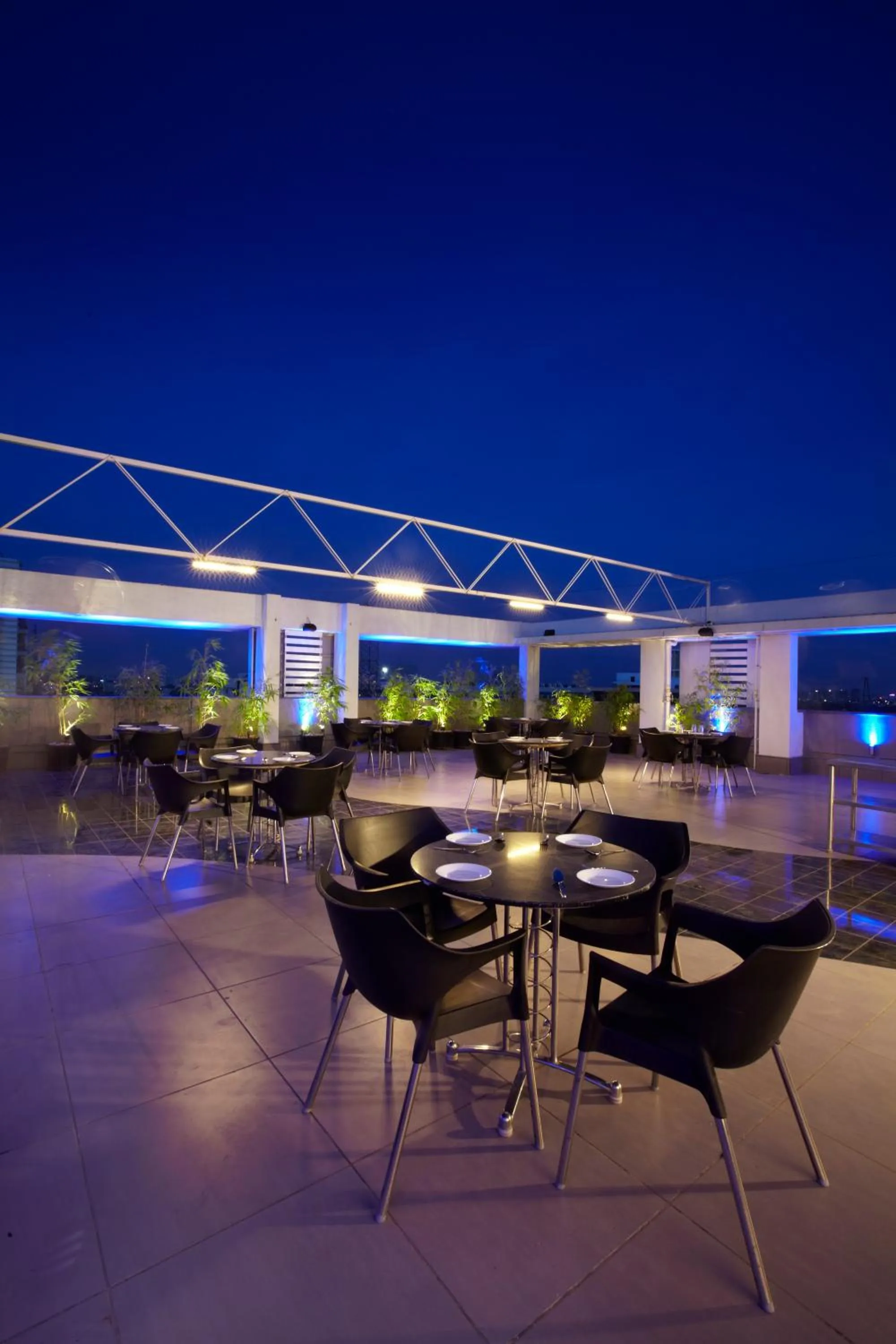 Restaurant/Places to Eat in BIZZ Tamanna Hotel