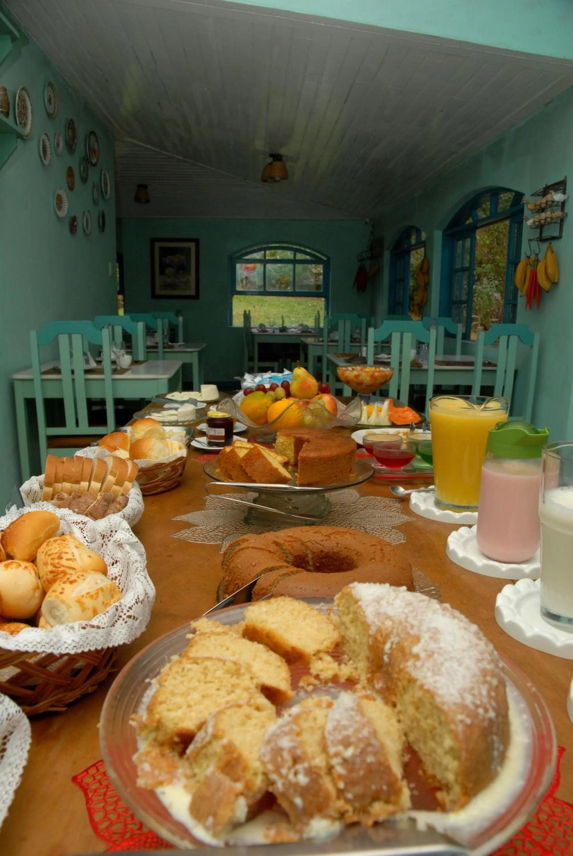 Food and drinks in Pousada Mirante do Penedo