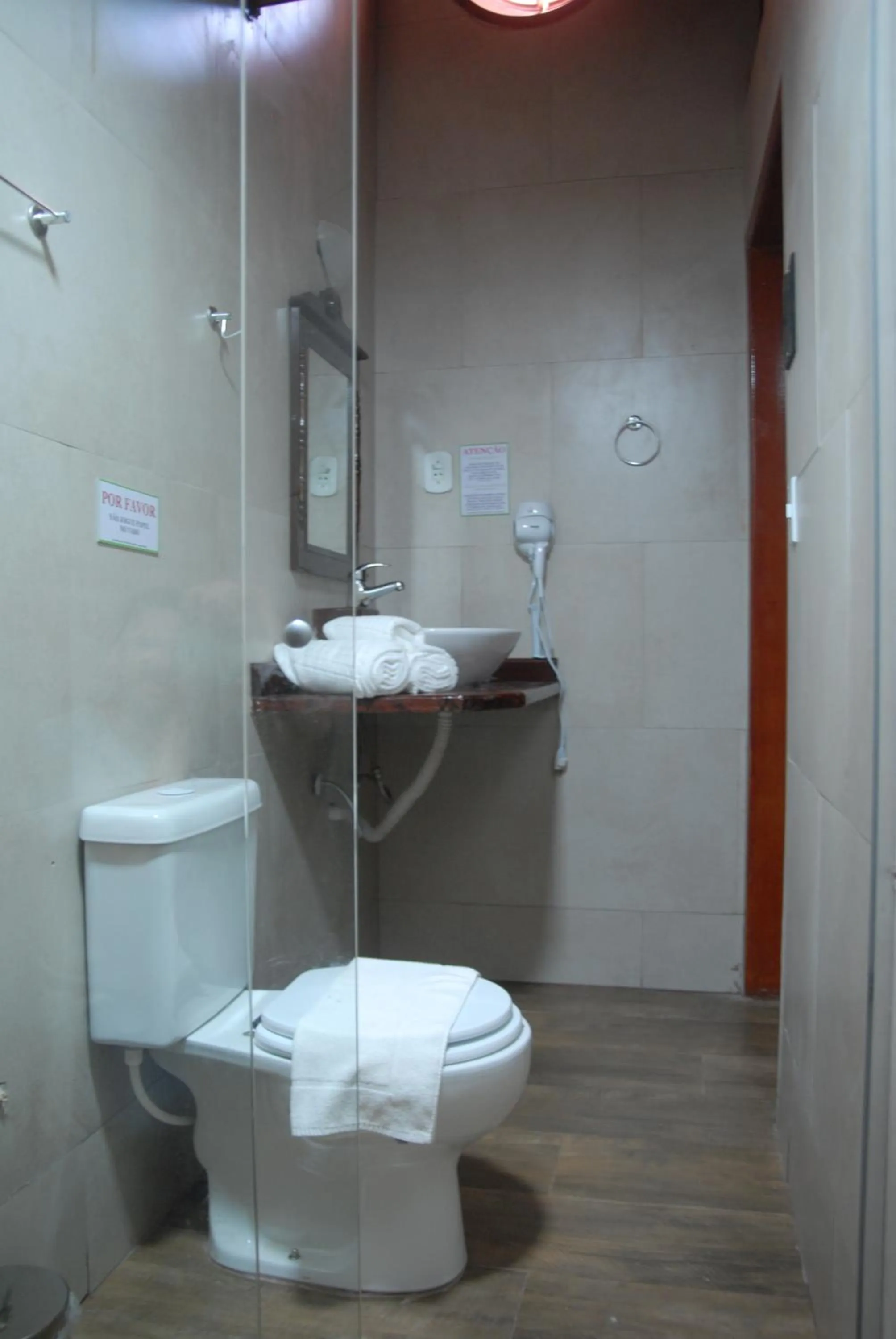 Shower in Pousada Mirante do Penedo