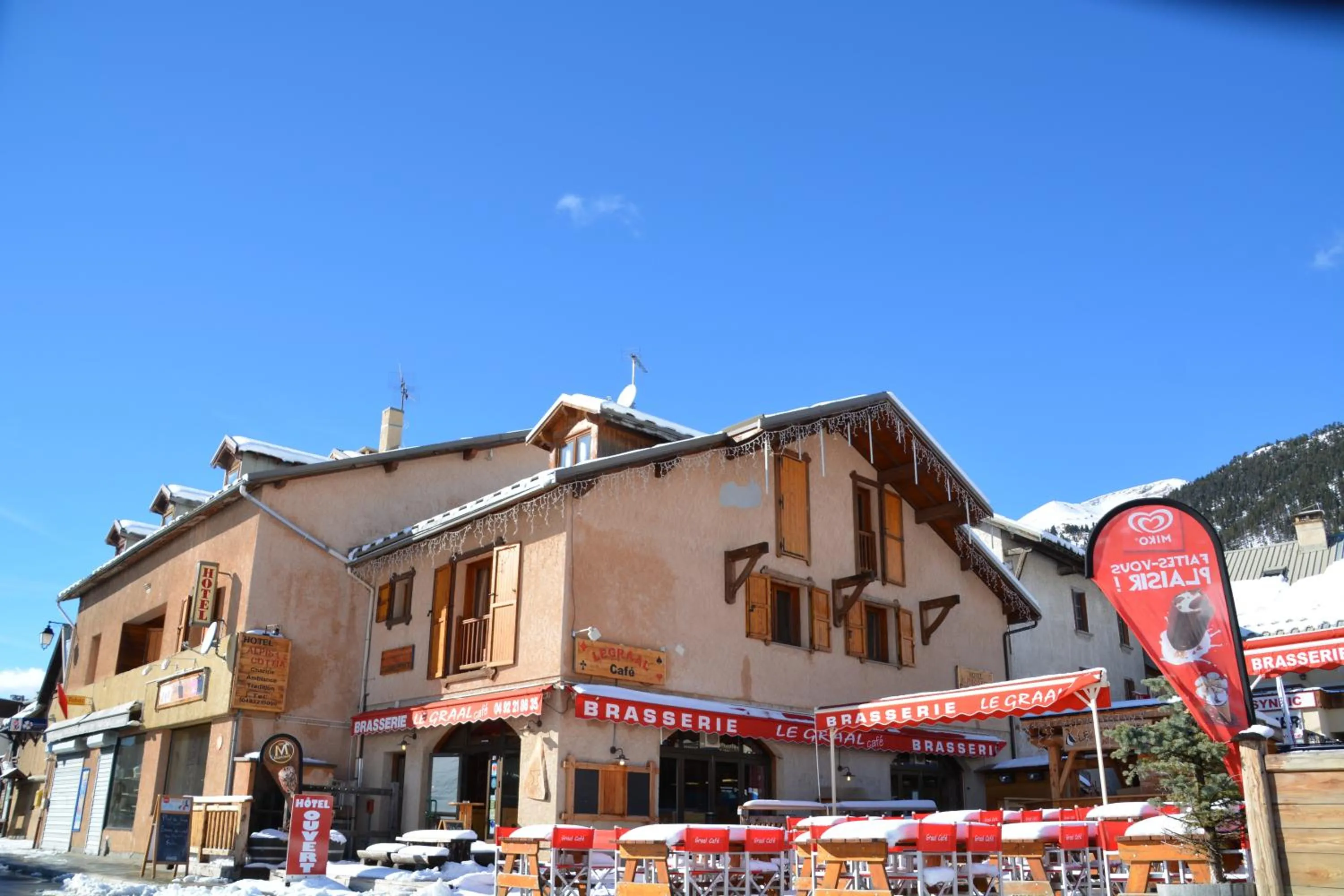 Restaurant/places to eat in Hôtel Alpis Cottia