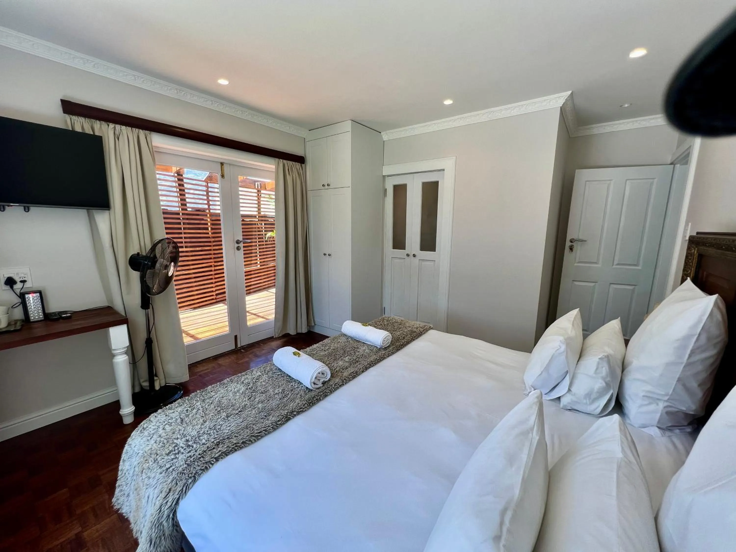 Bedroom, Bed in Goblin's Mead