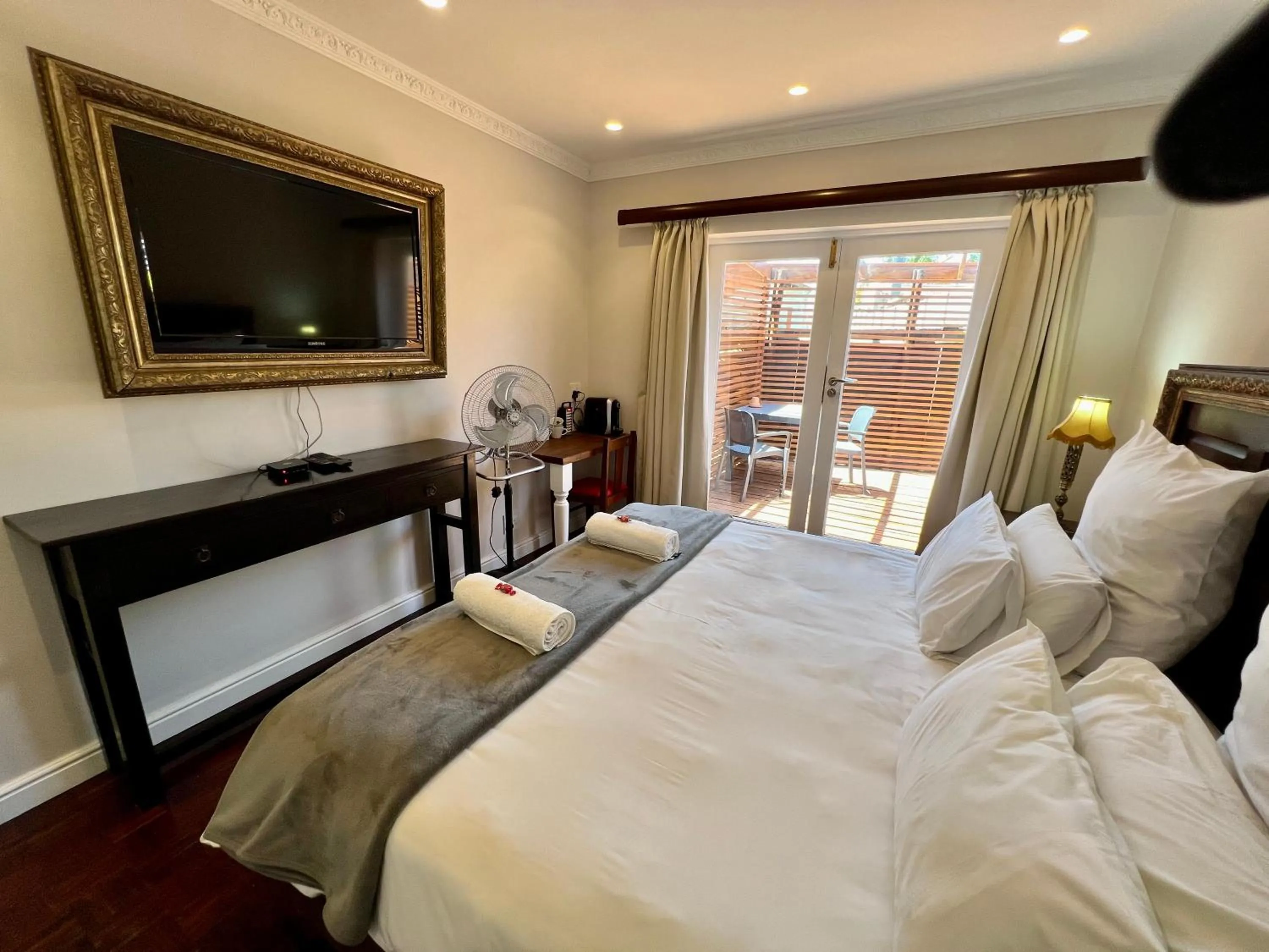 Bedroom, Bed in Goblin's Mead