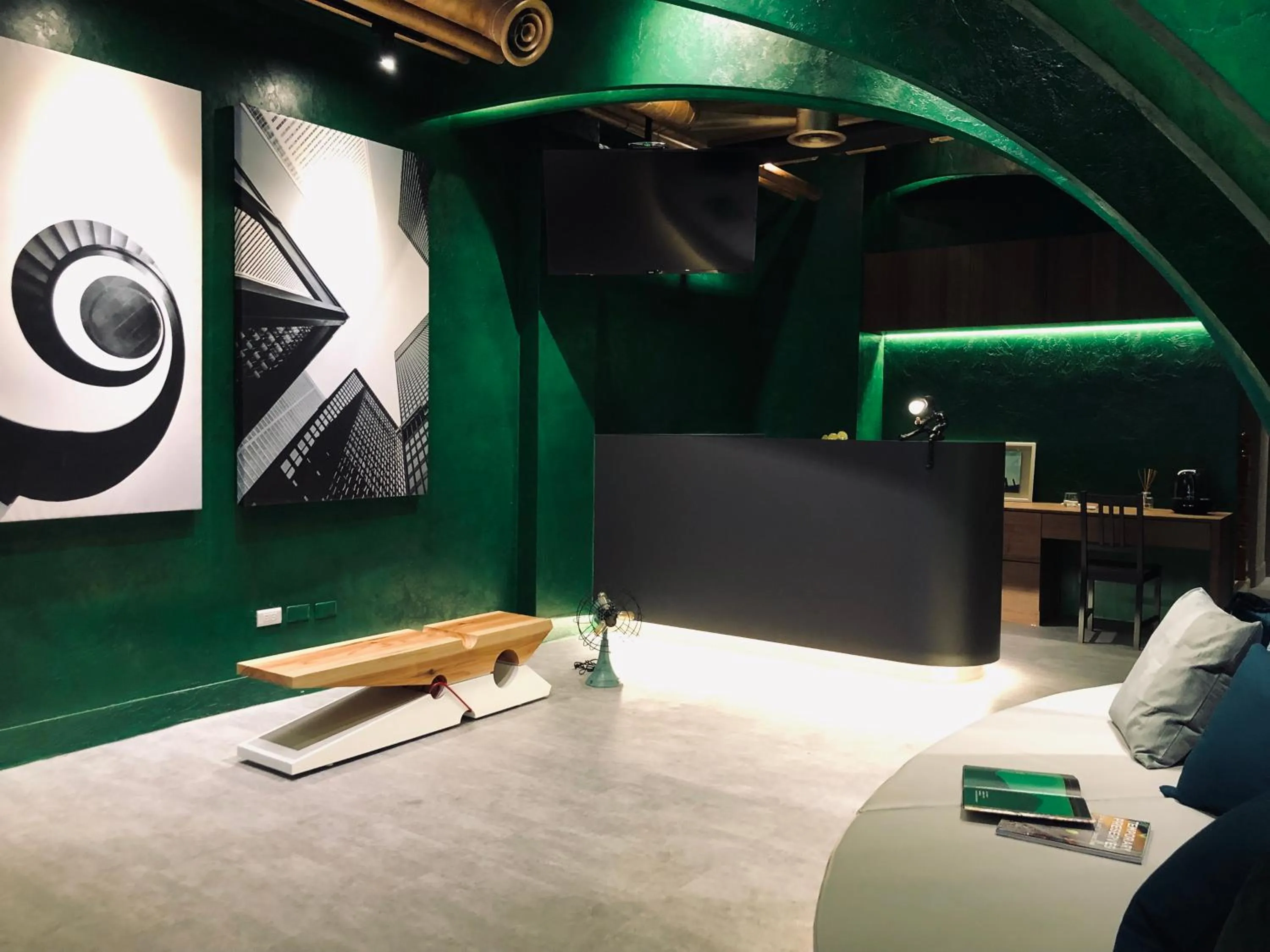 Communal lounge/ TV room in Art Zone 2