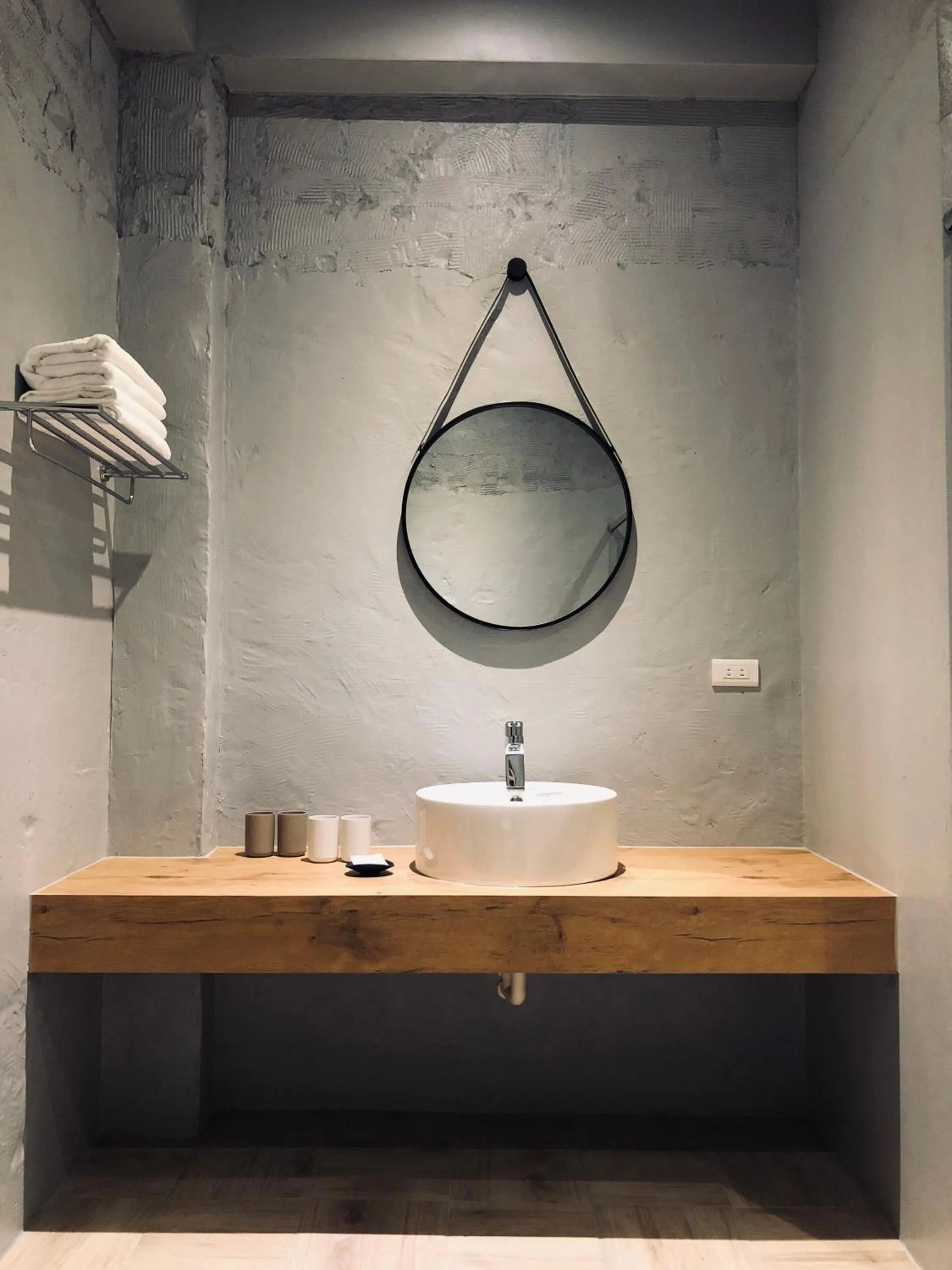 Bathroom in Art Zone 2