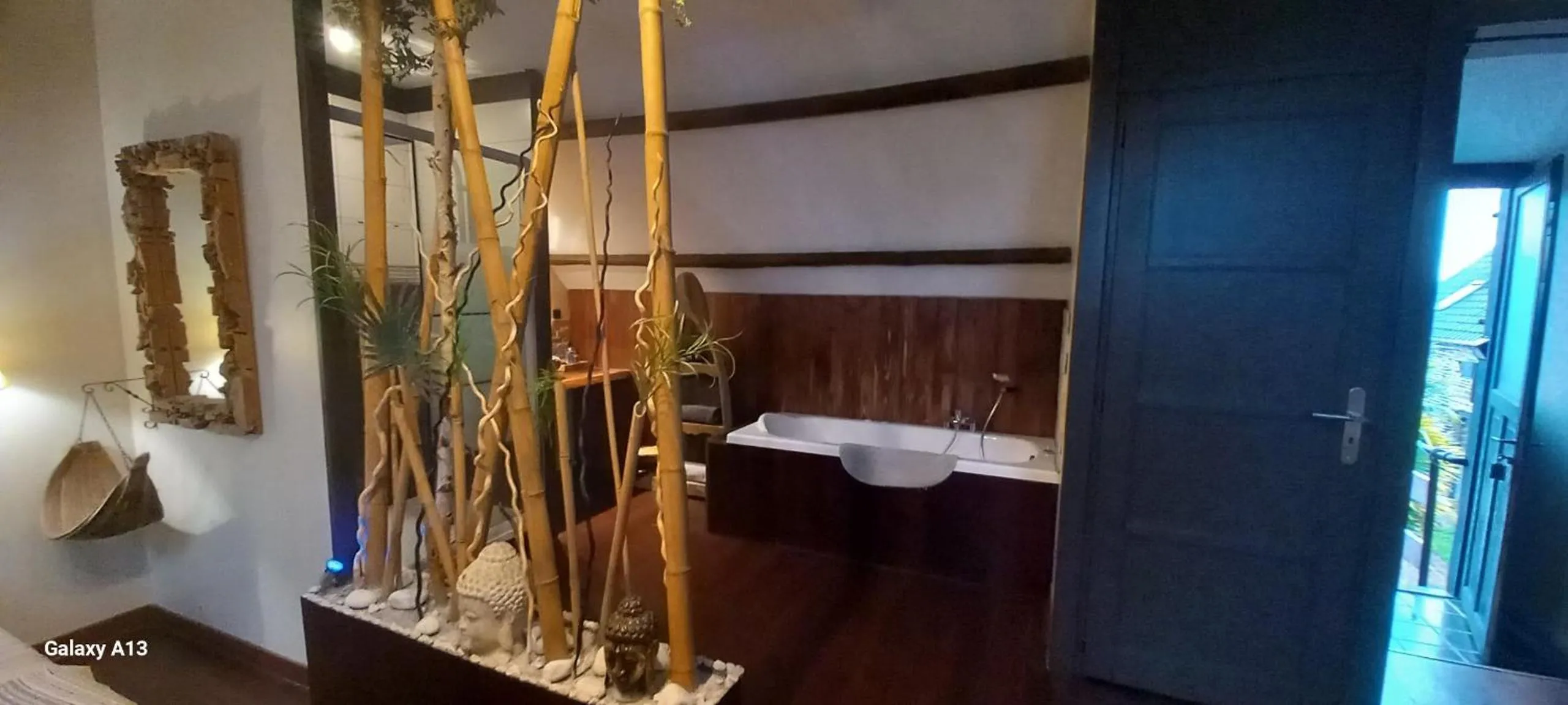 chambres d hotes ,hotel ,Secret d'une Nuit a vicq prės de onnaing,avec piscine