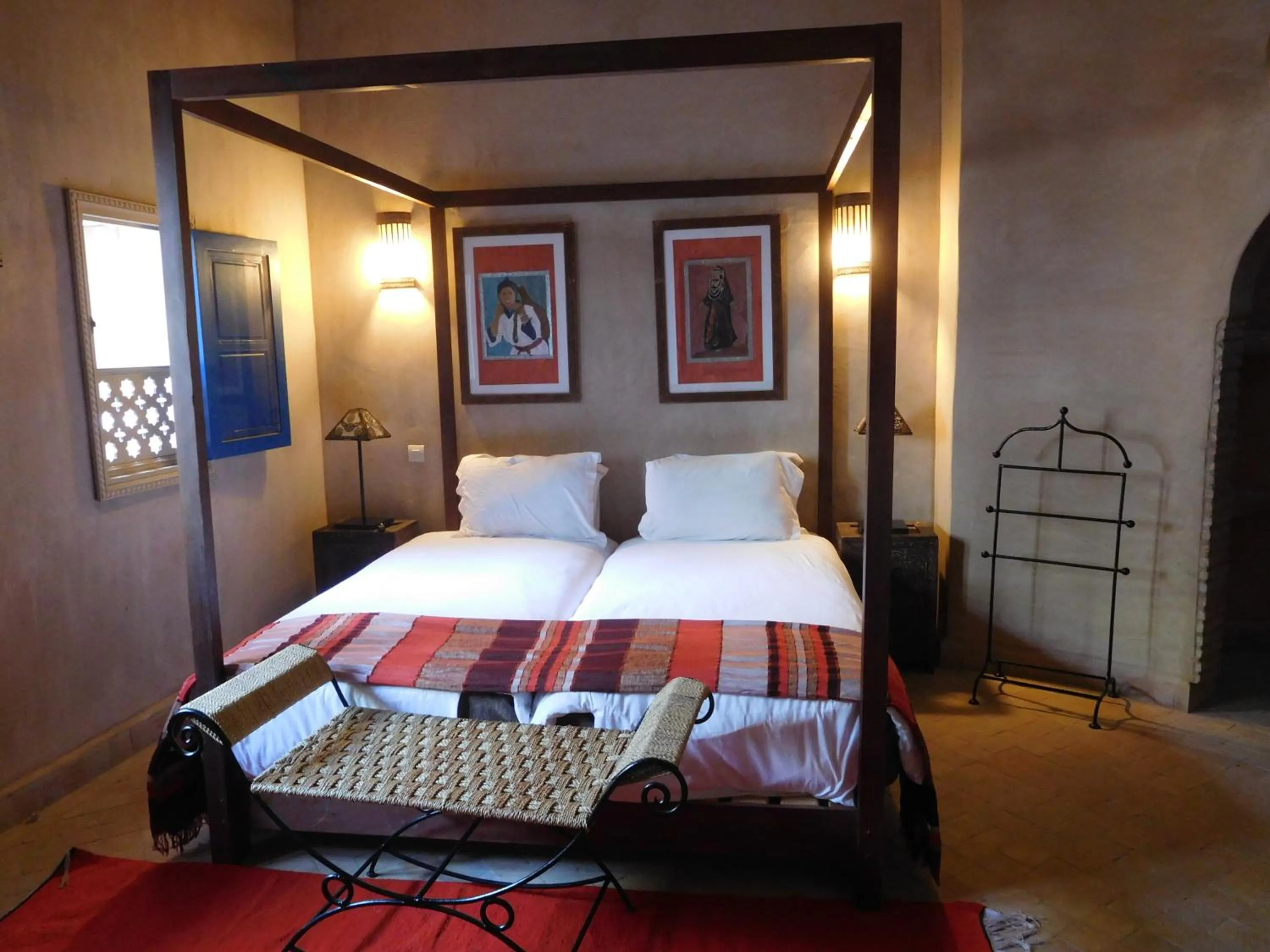 Photo of the whole room in Palais Oumensour