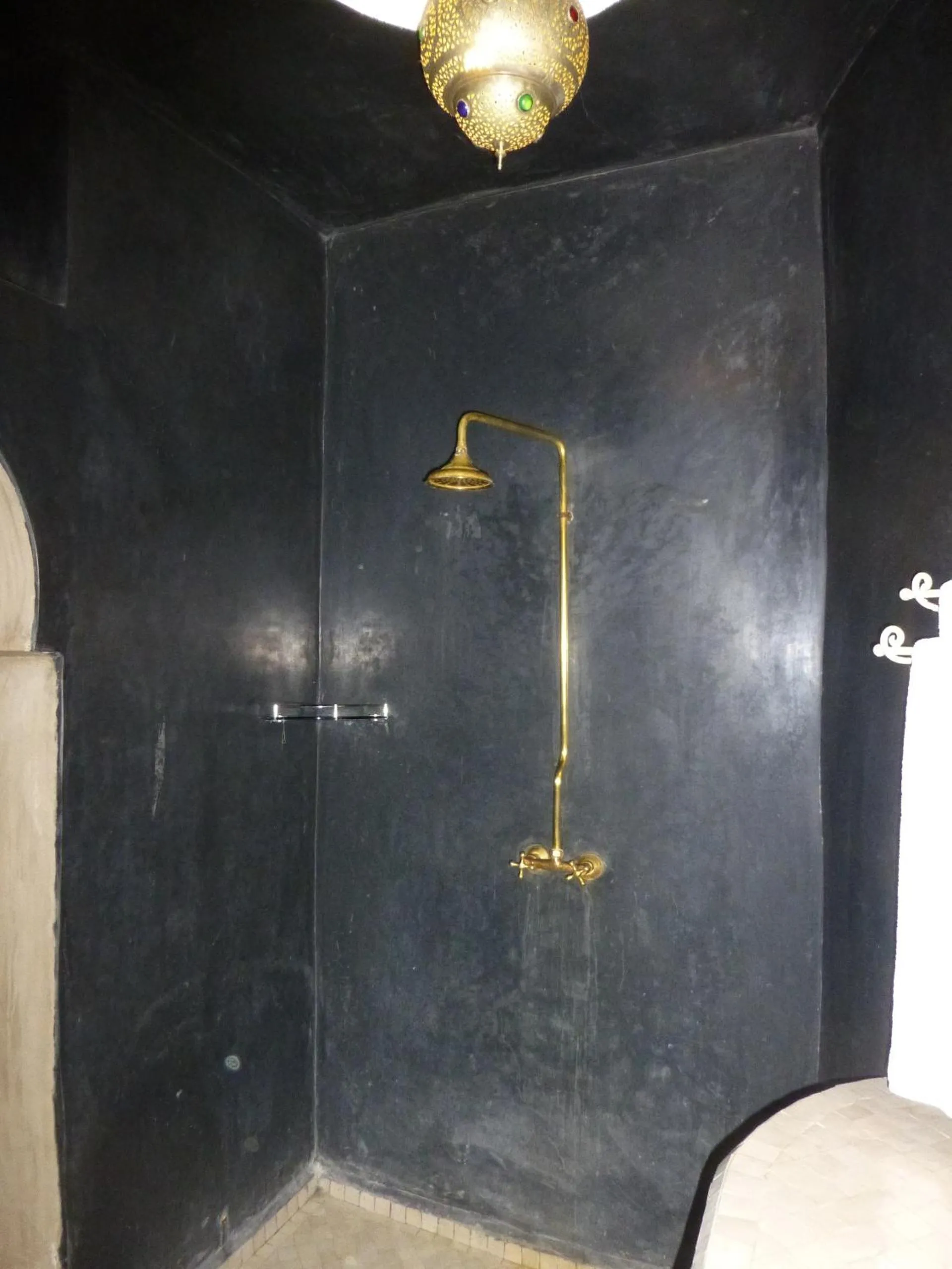 Shower in Palais Oumensour