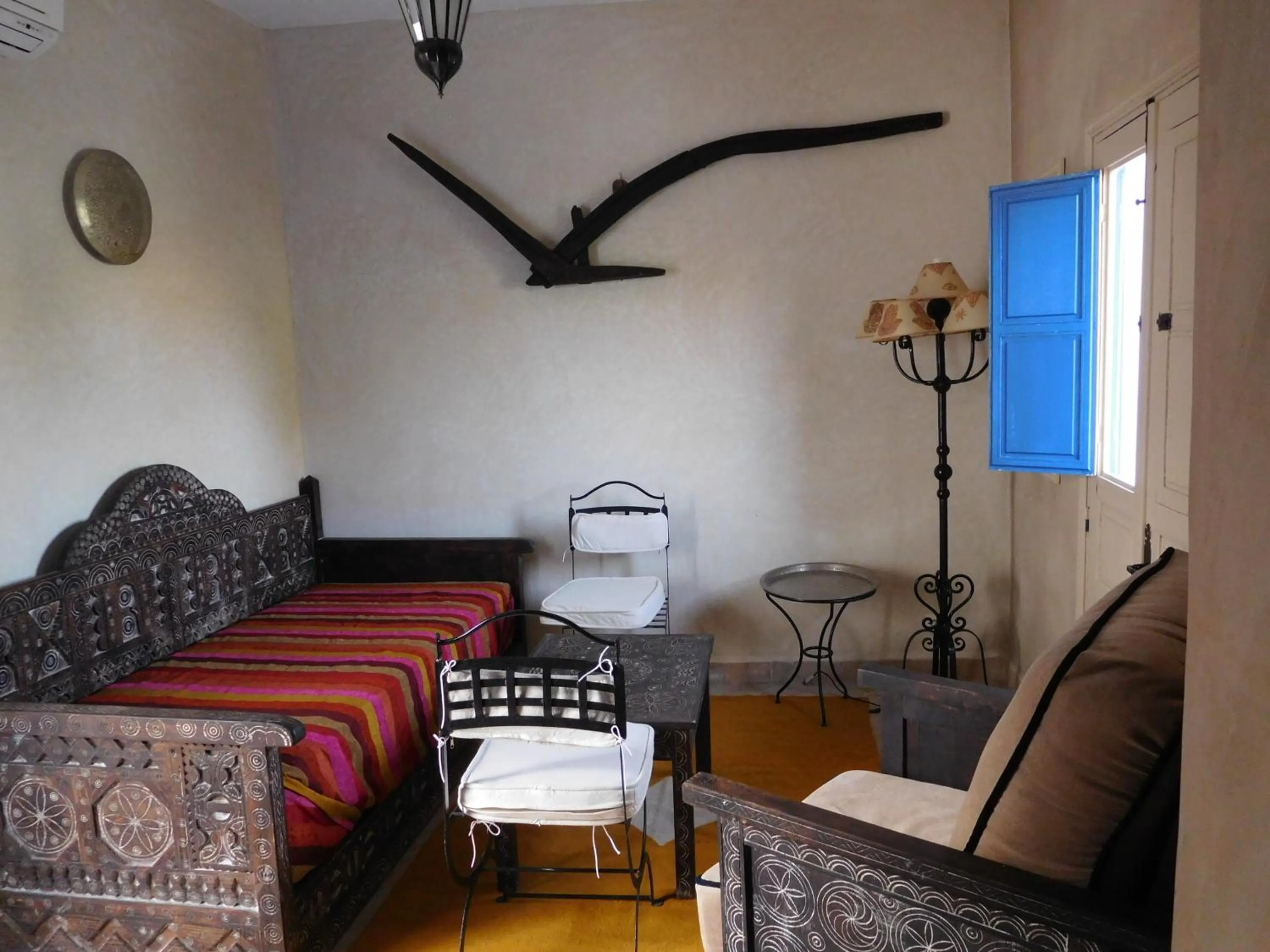 Seating area in Palais Oumensour