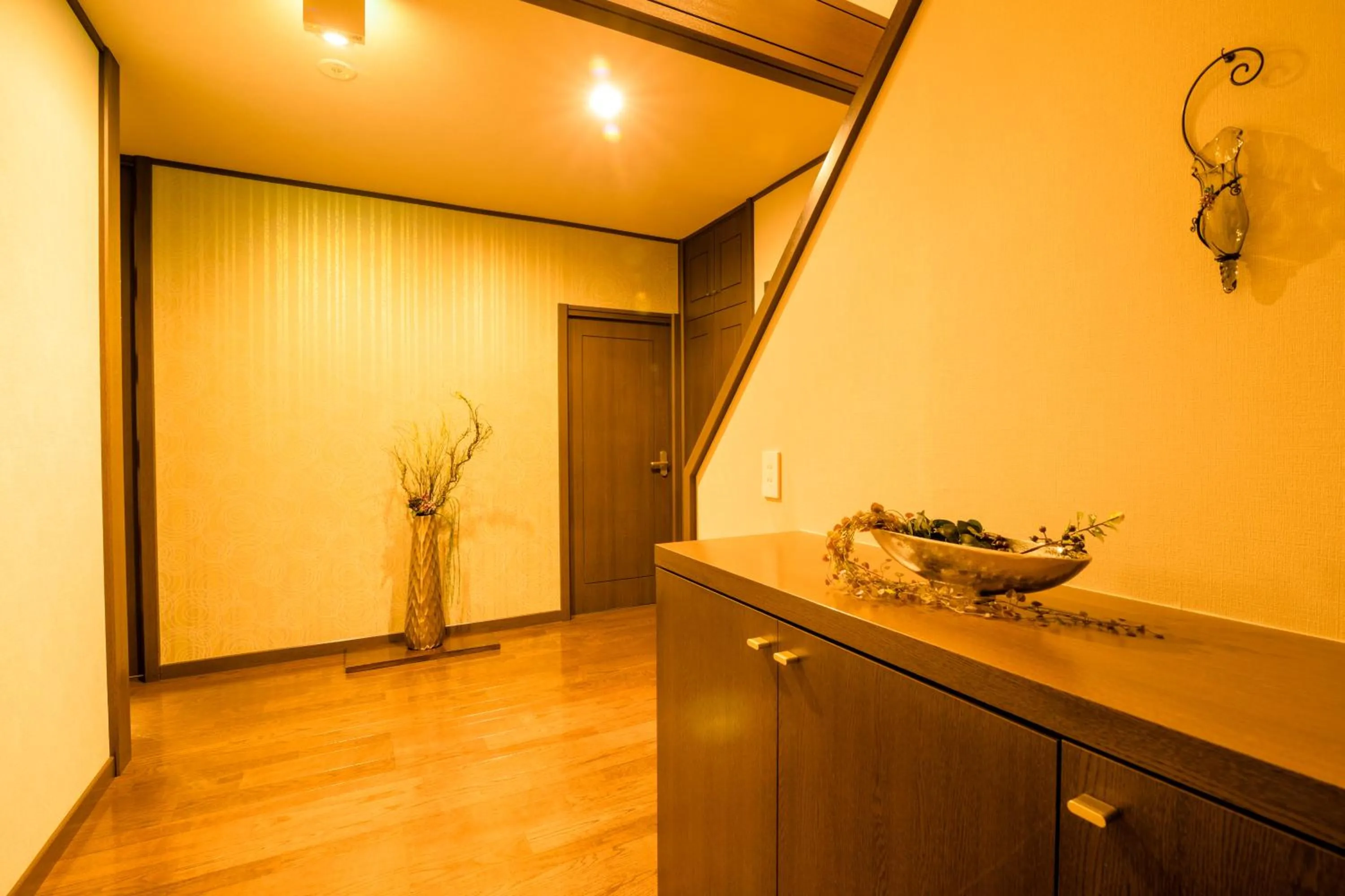 Decorative detail in villa yawaragi