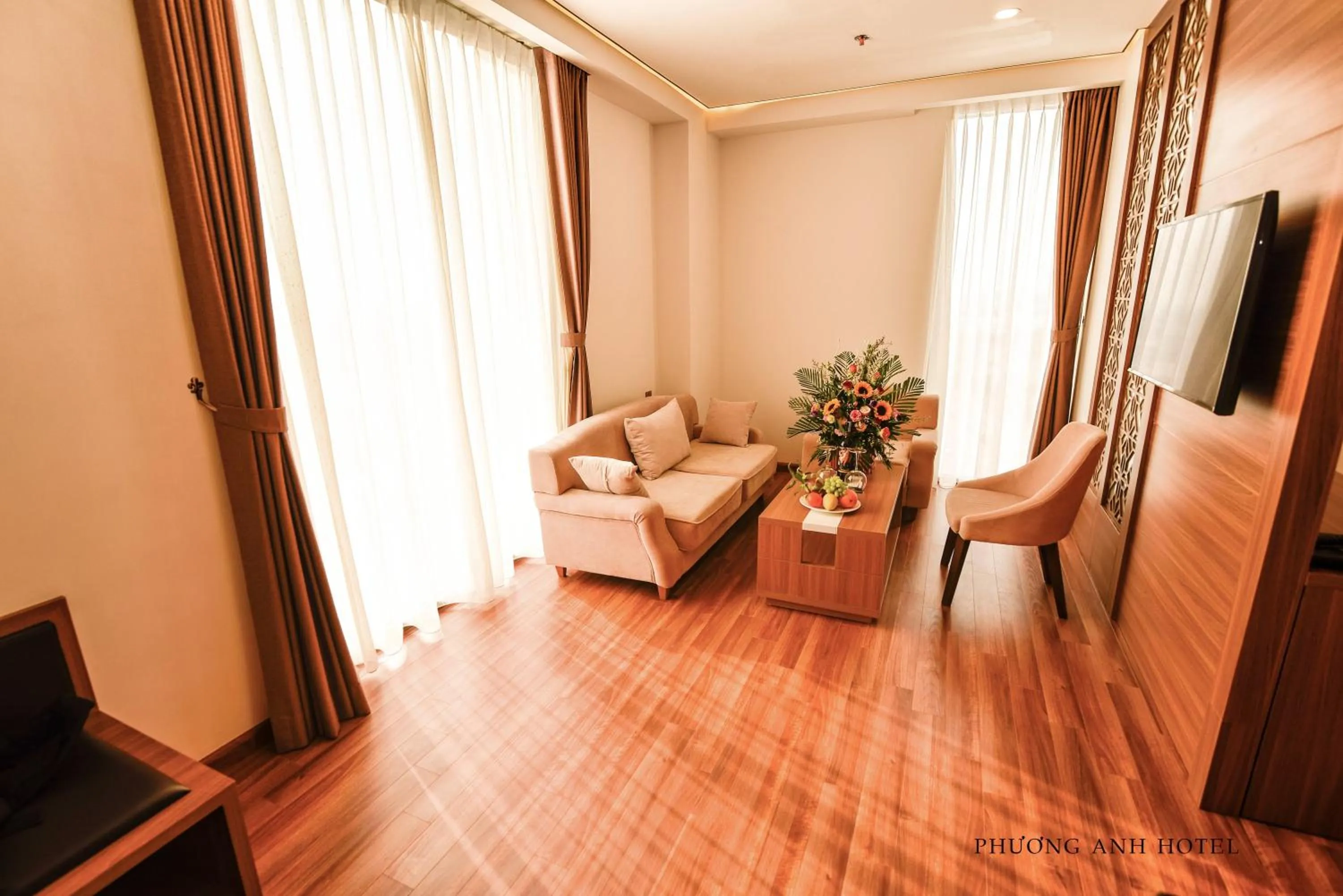 Communal lounge/ TV room in Khách sạn Phương Anh