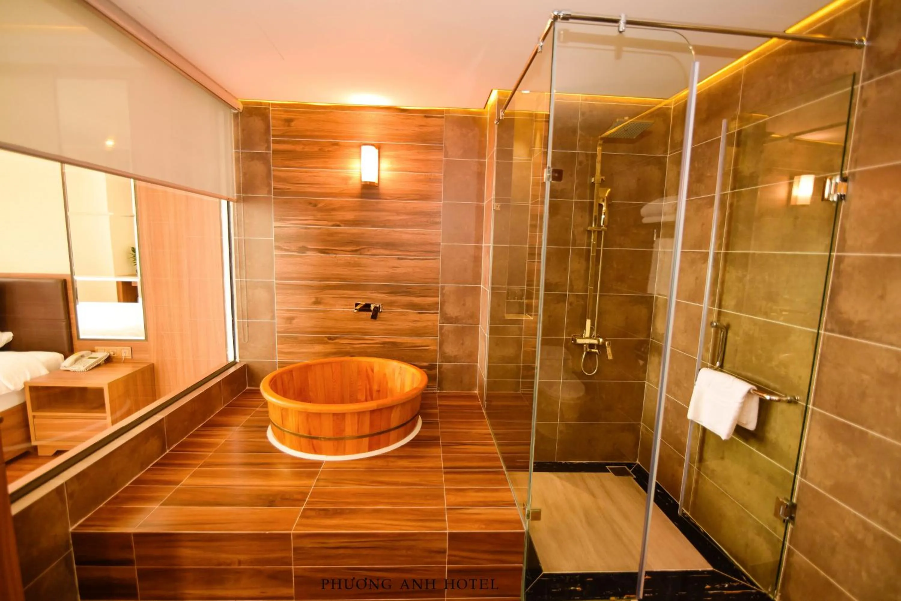 Shower in Khách sạn Phương Anh