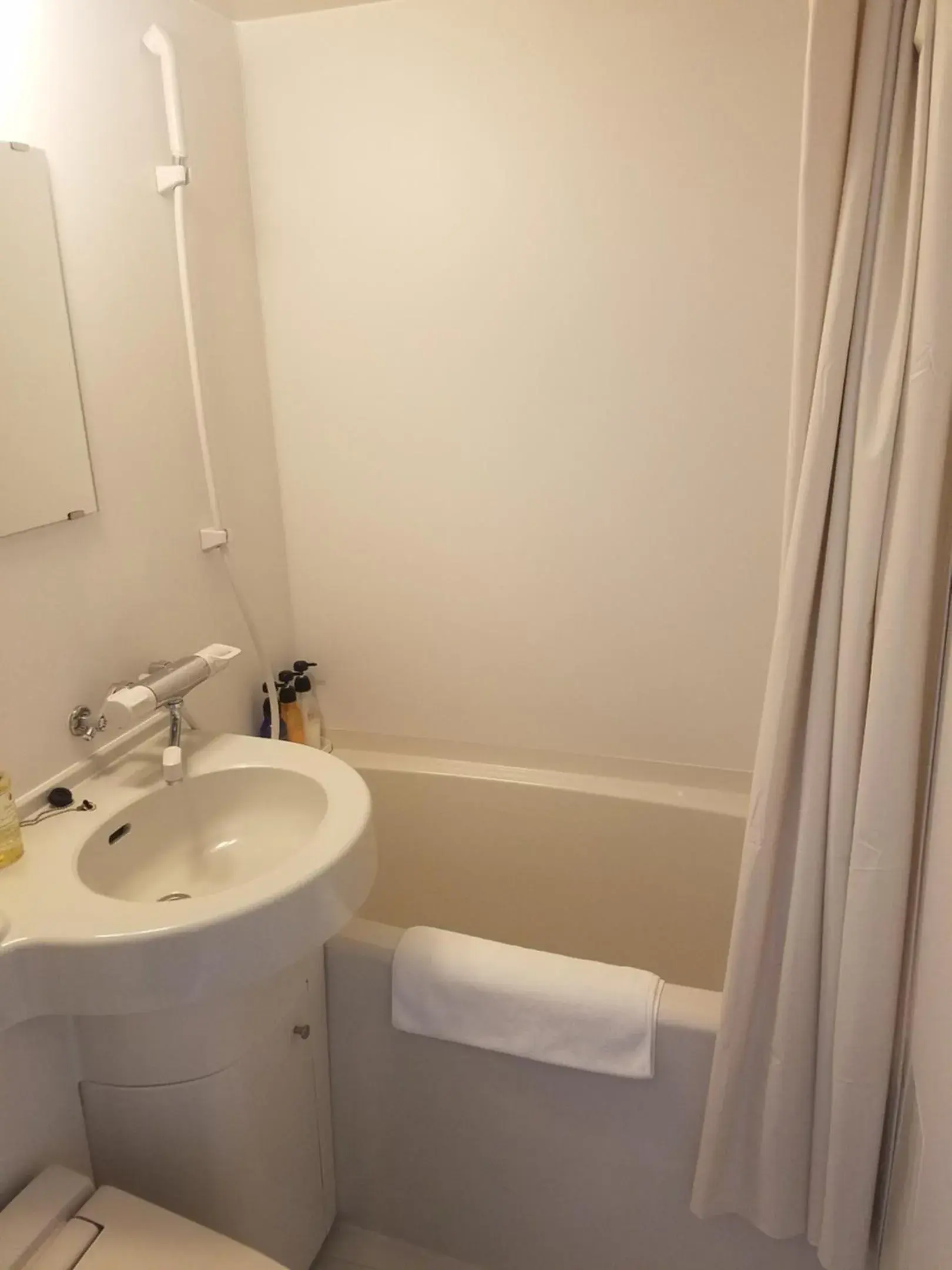 Single Room in Murayama Nishiguchi Hotel Single Room in Murayama Nishiguchi Hotel