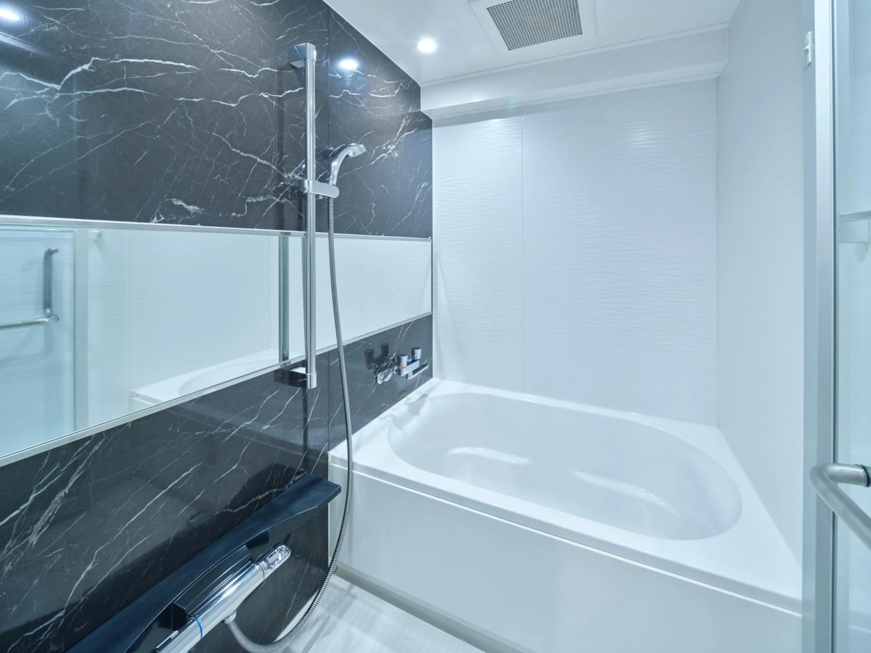 Shower in Sakura Cross Hotel Akihabara