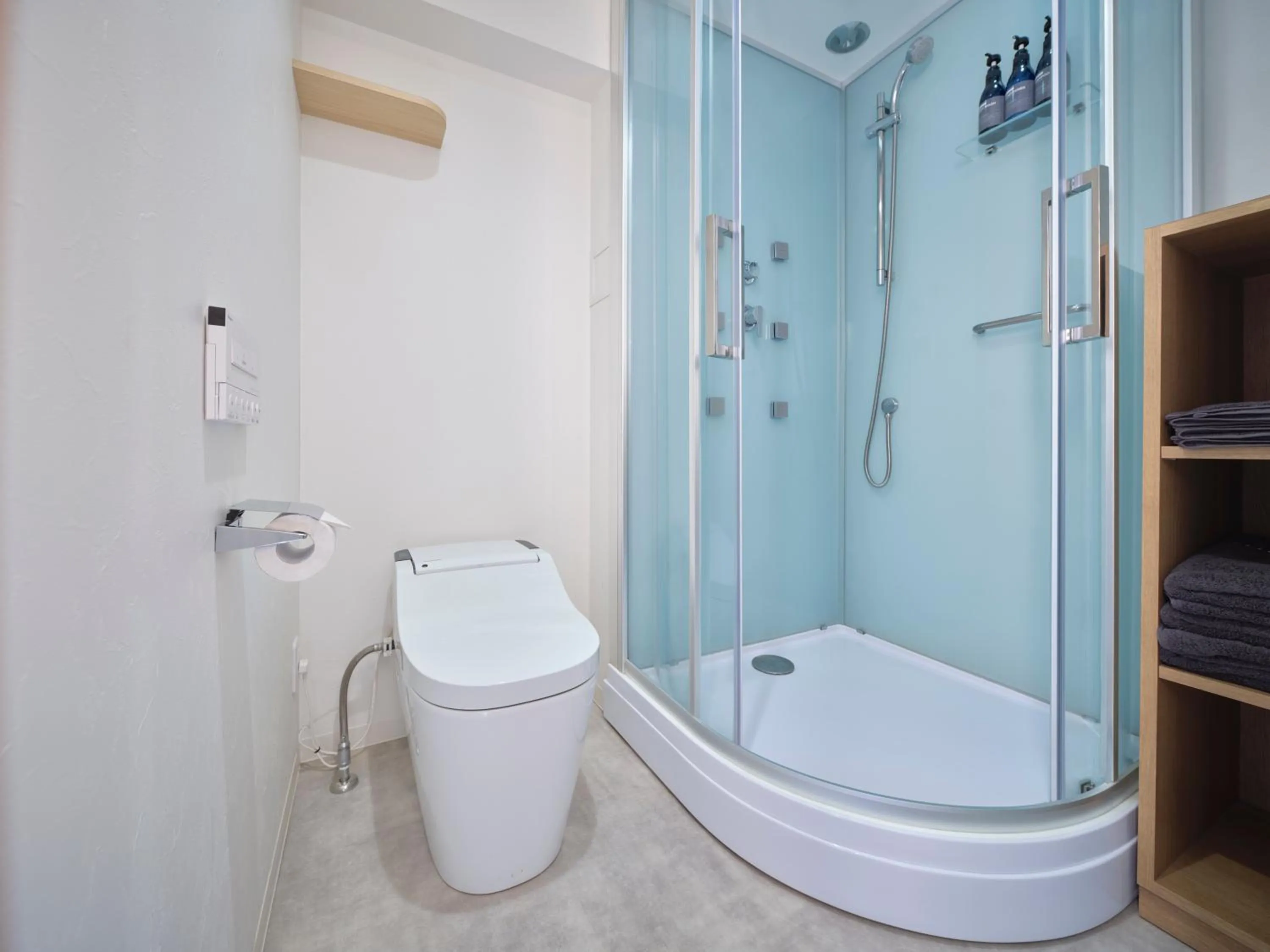 Shower in Sakura Cross Hotel Akihabara